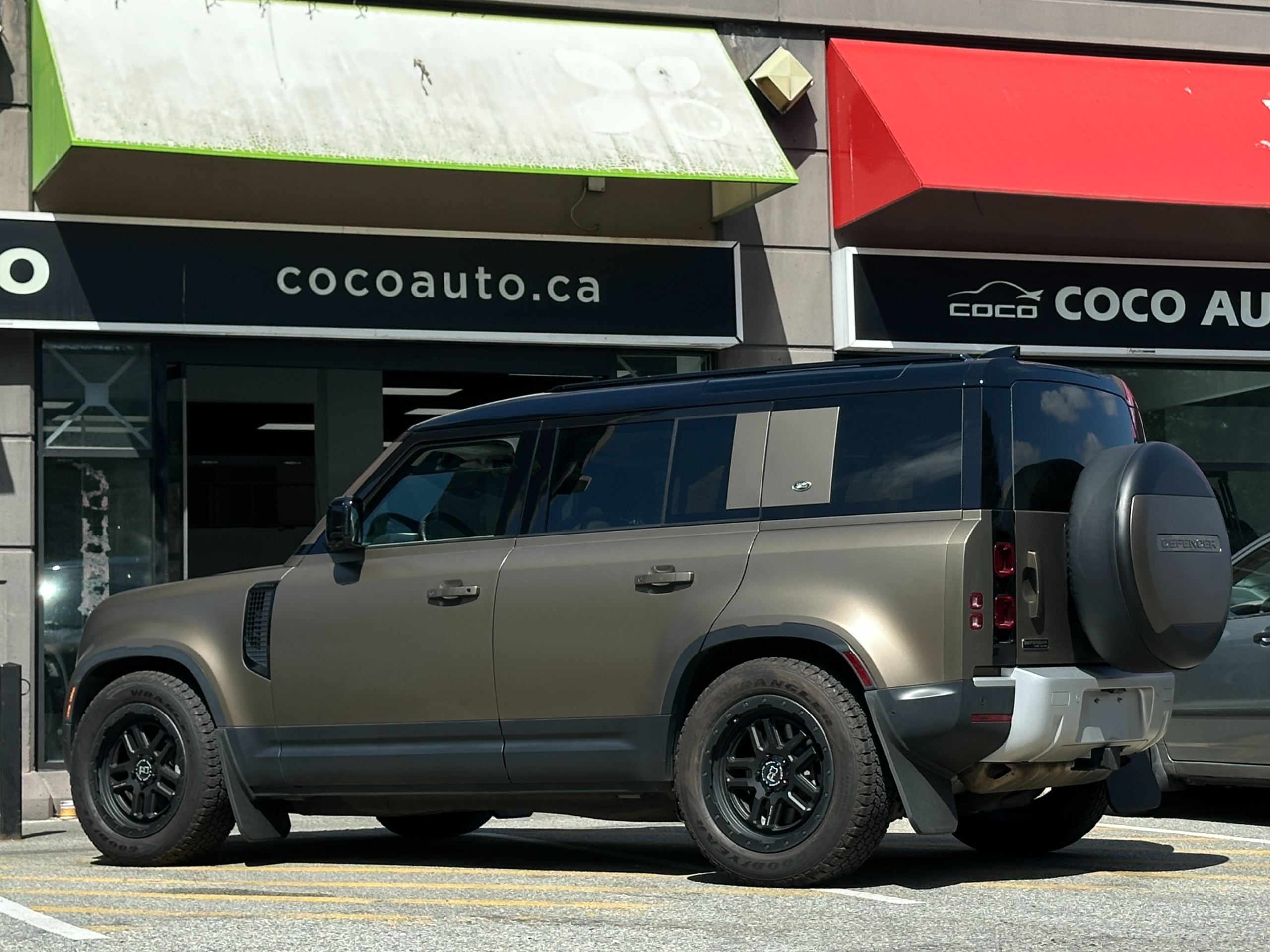 2020 Land Rover Defender - Image 6