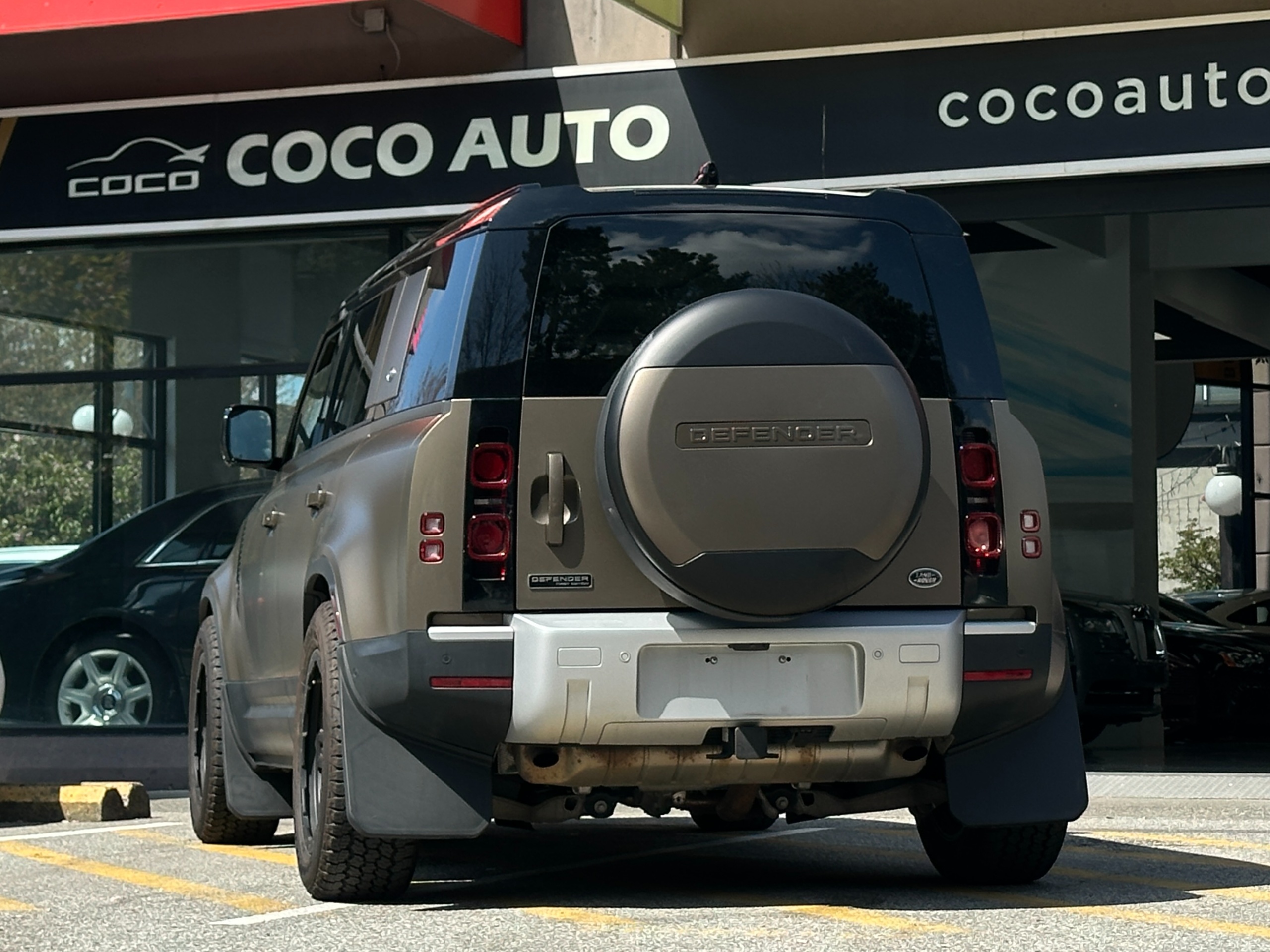 2020 Land Rover Defender - Image 7