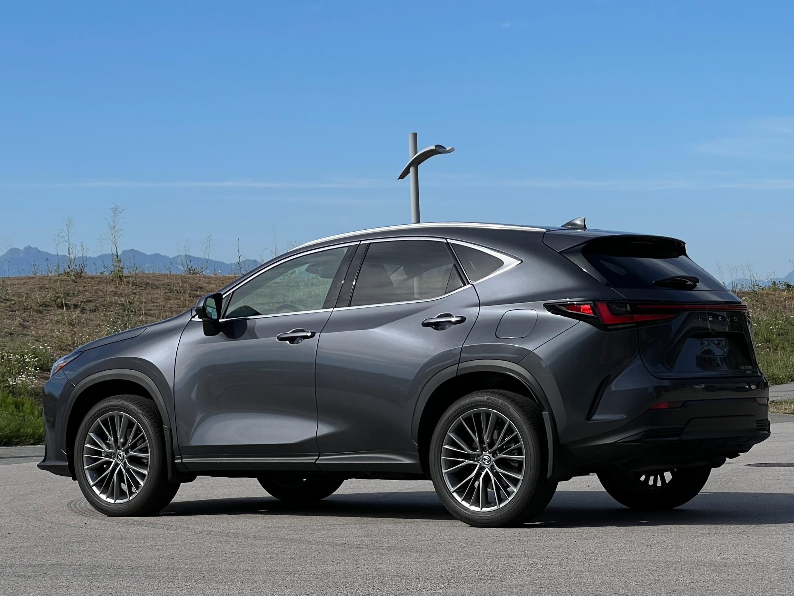 2025 Lexus NX350h|ultra luxury |BC Local - Image 5