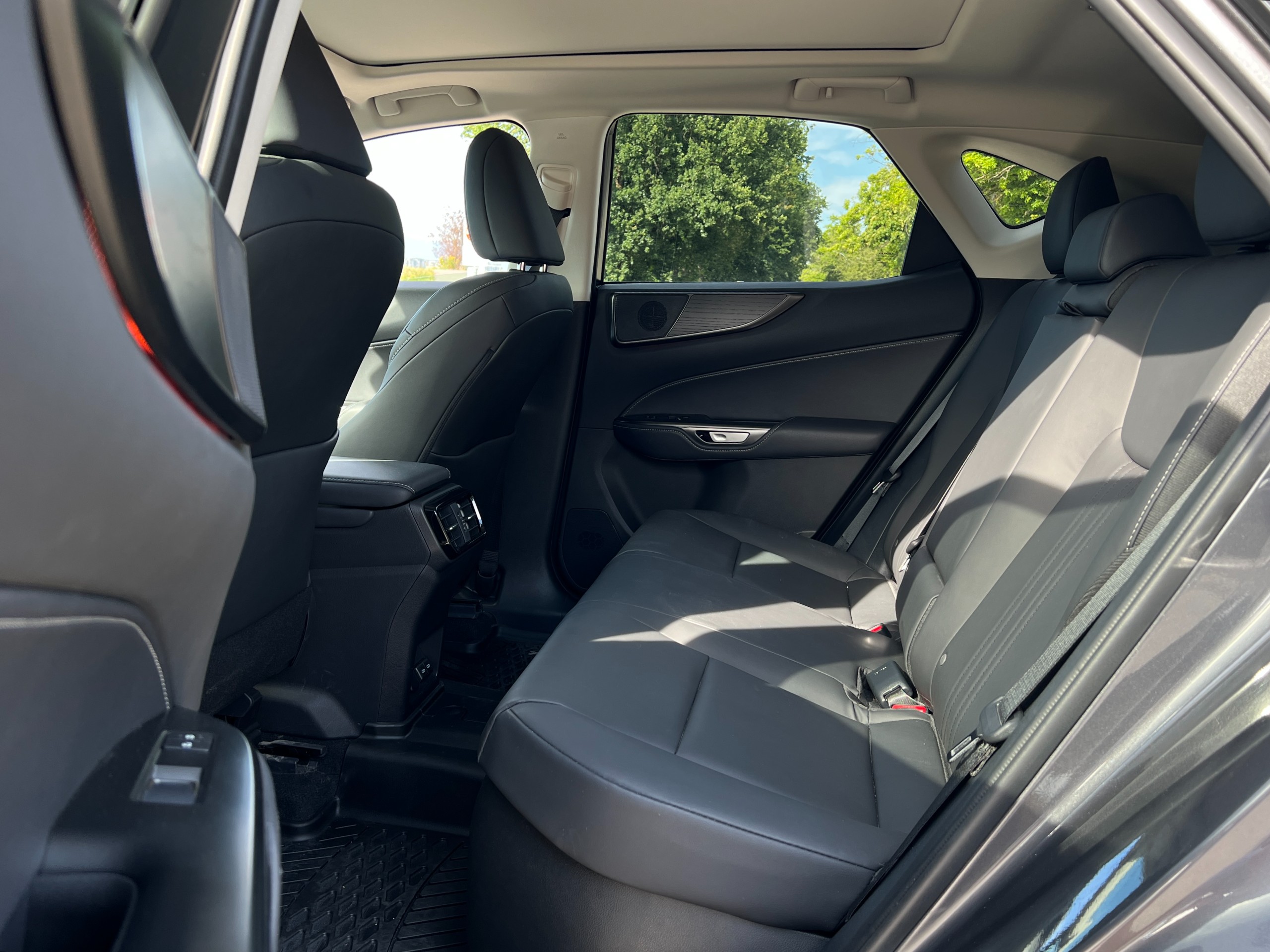 2025 Lexus NX350h|ultra luxury |BC Local - Image 17