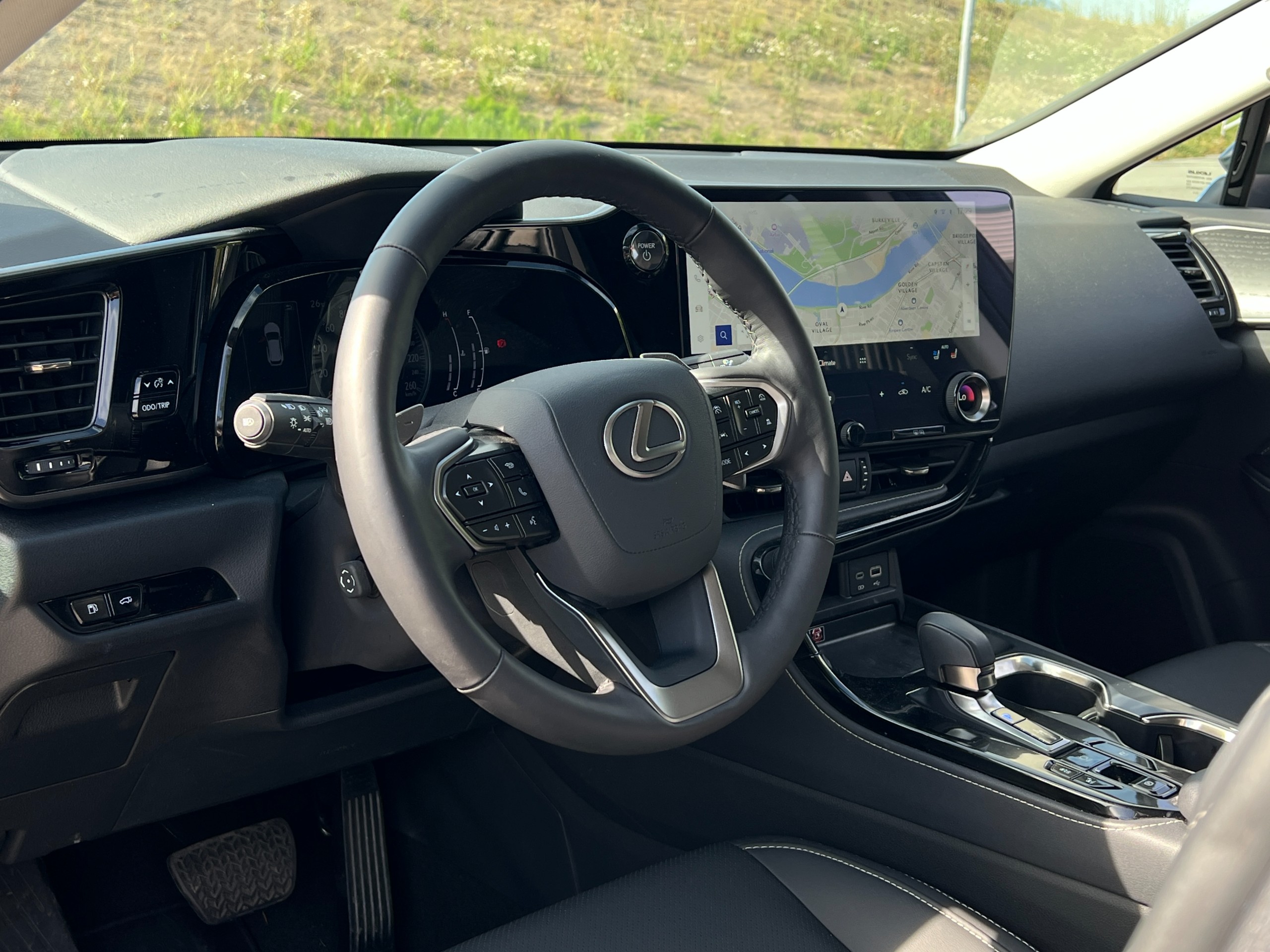 2025 Lexus NX350h|ultra luxury |BC Local - Image 11