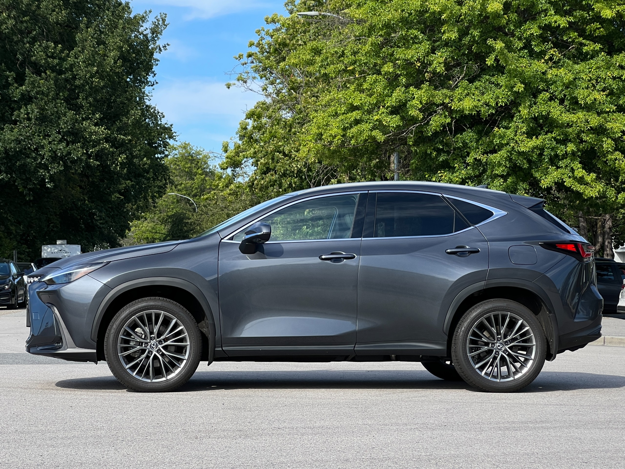 2025 Lexus NX350h|ultra luxury |BC Local - Image 4