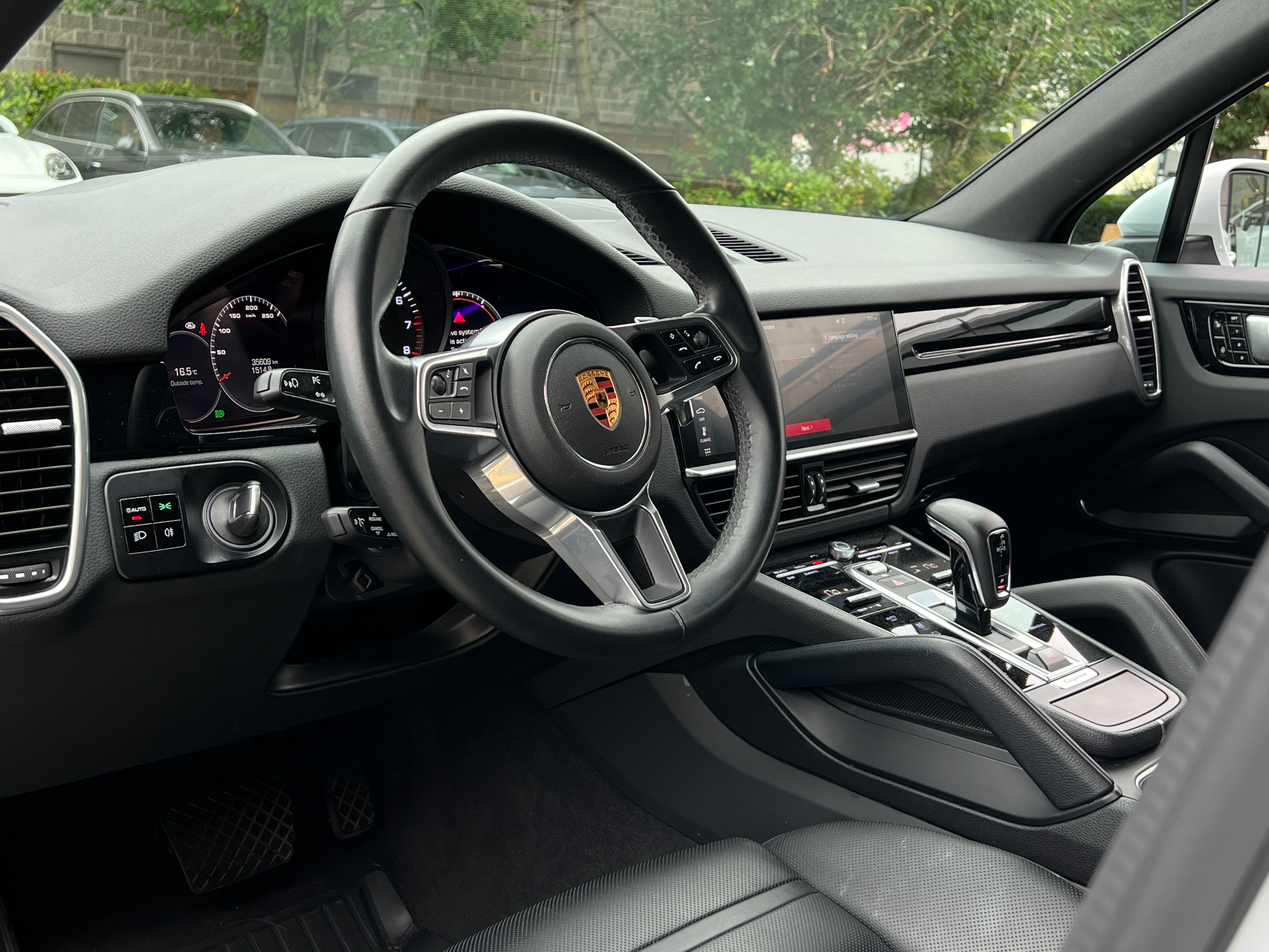 2019 Porsche Cayenne - Image 13