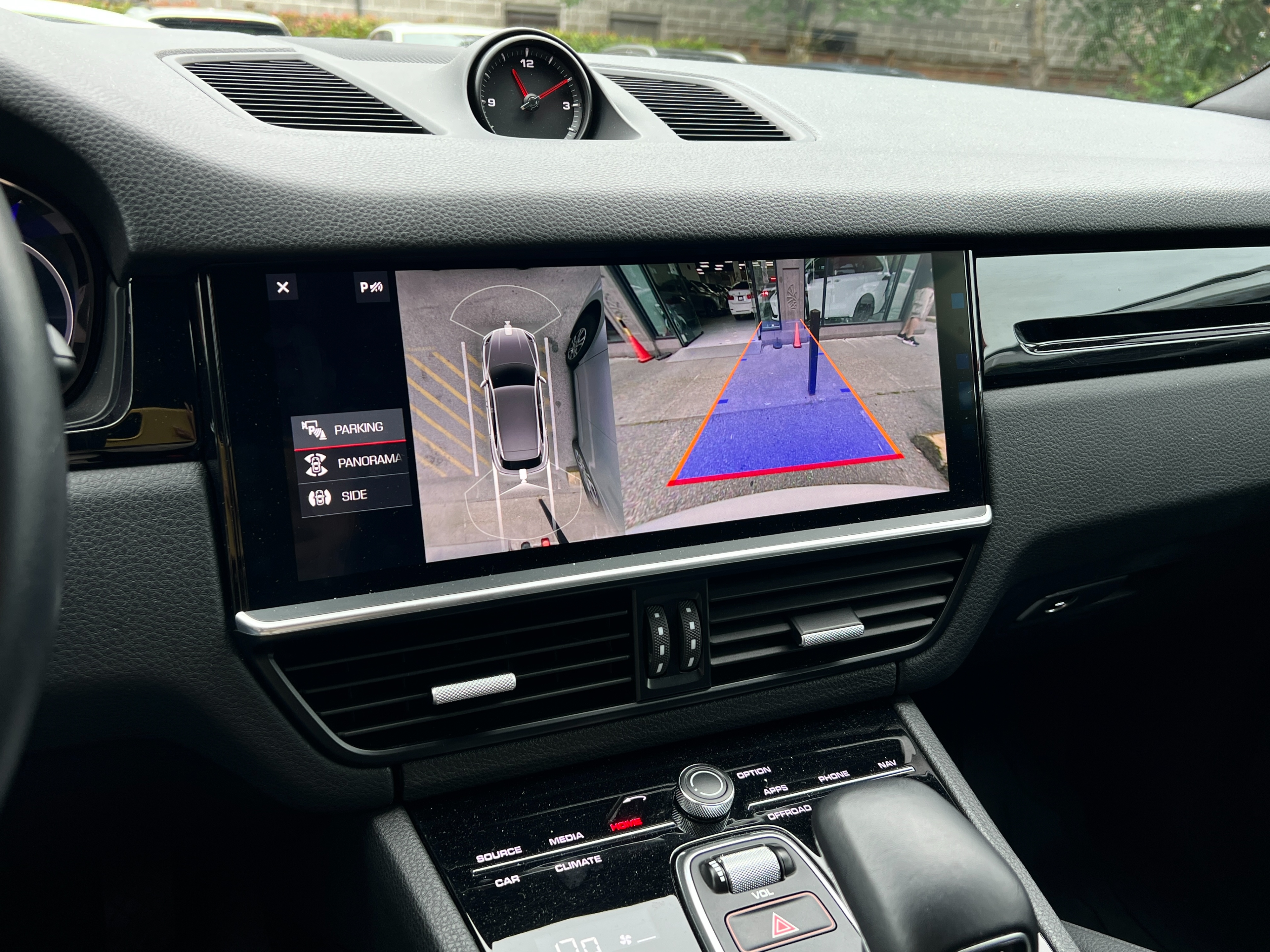 2019 Porsche Cayenne - Image 15