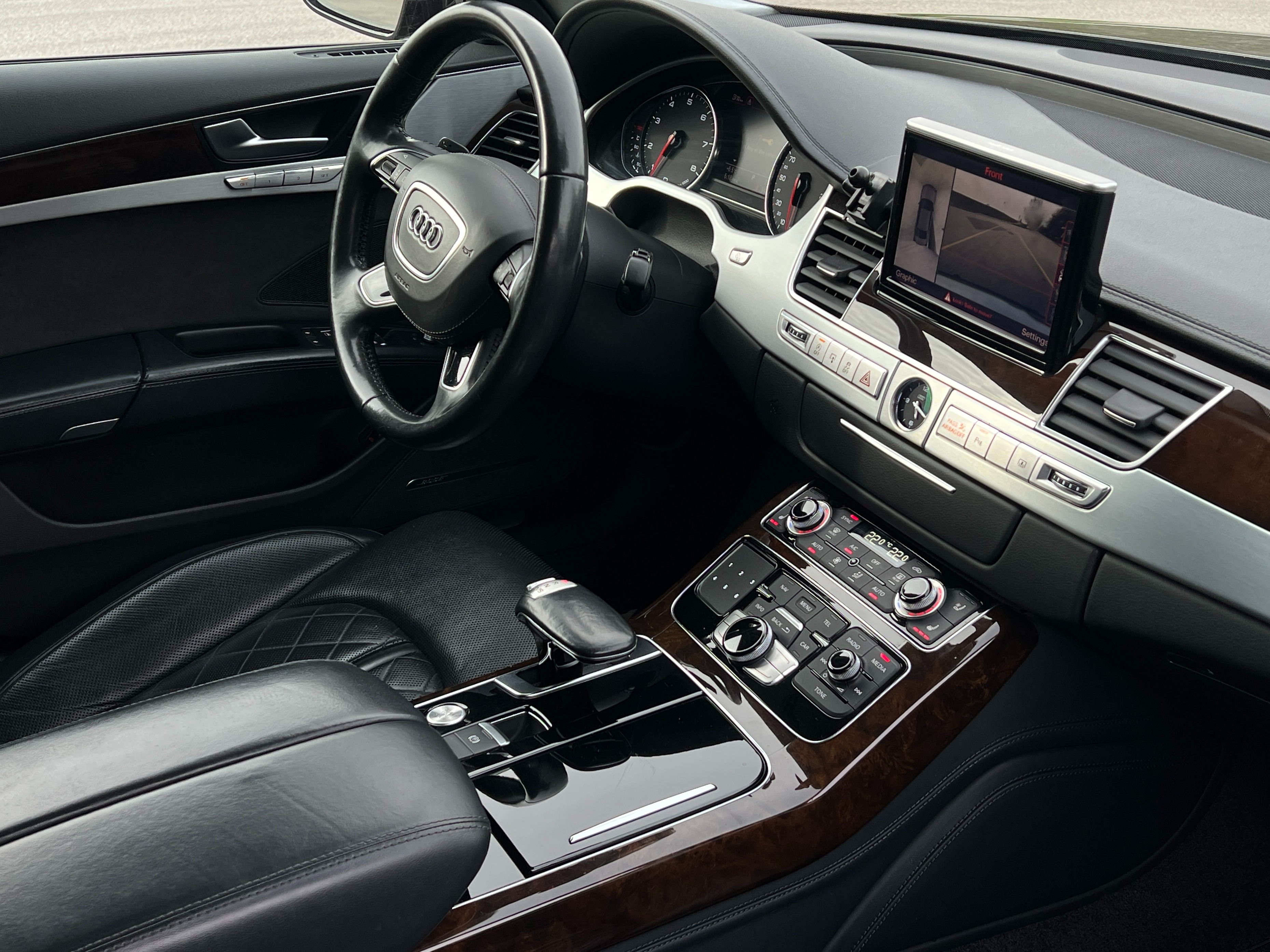 2015 Audi A8L |BC Local - Image 14