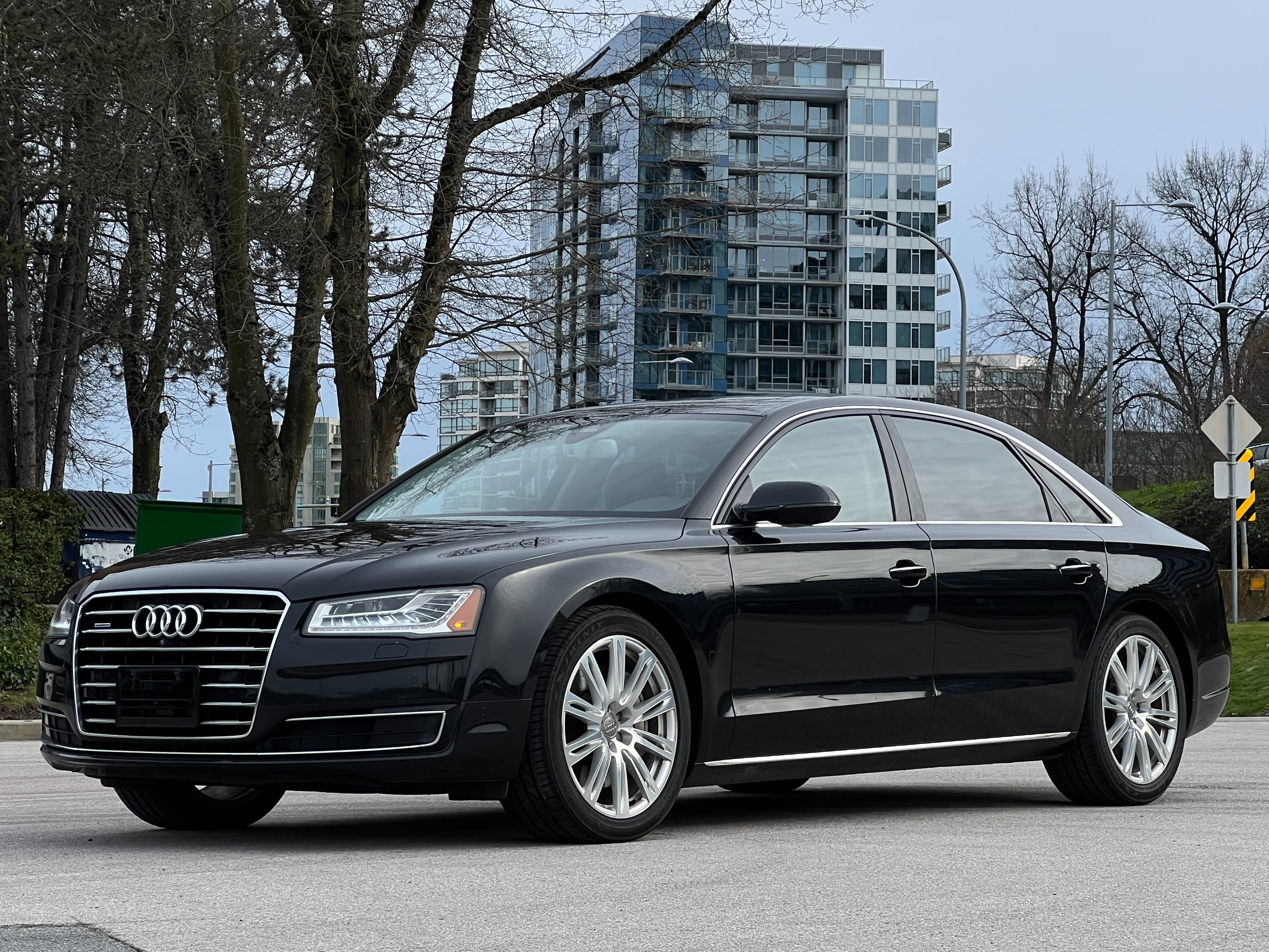 2015 Audi A8L |BC Local - Image 4