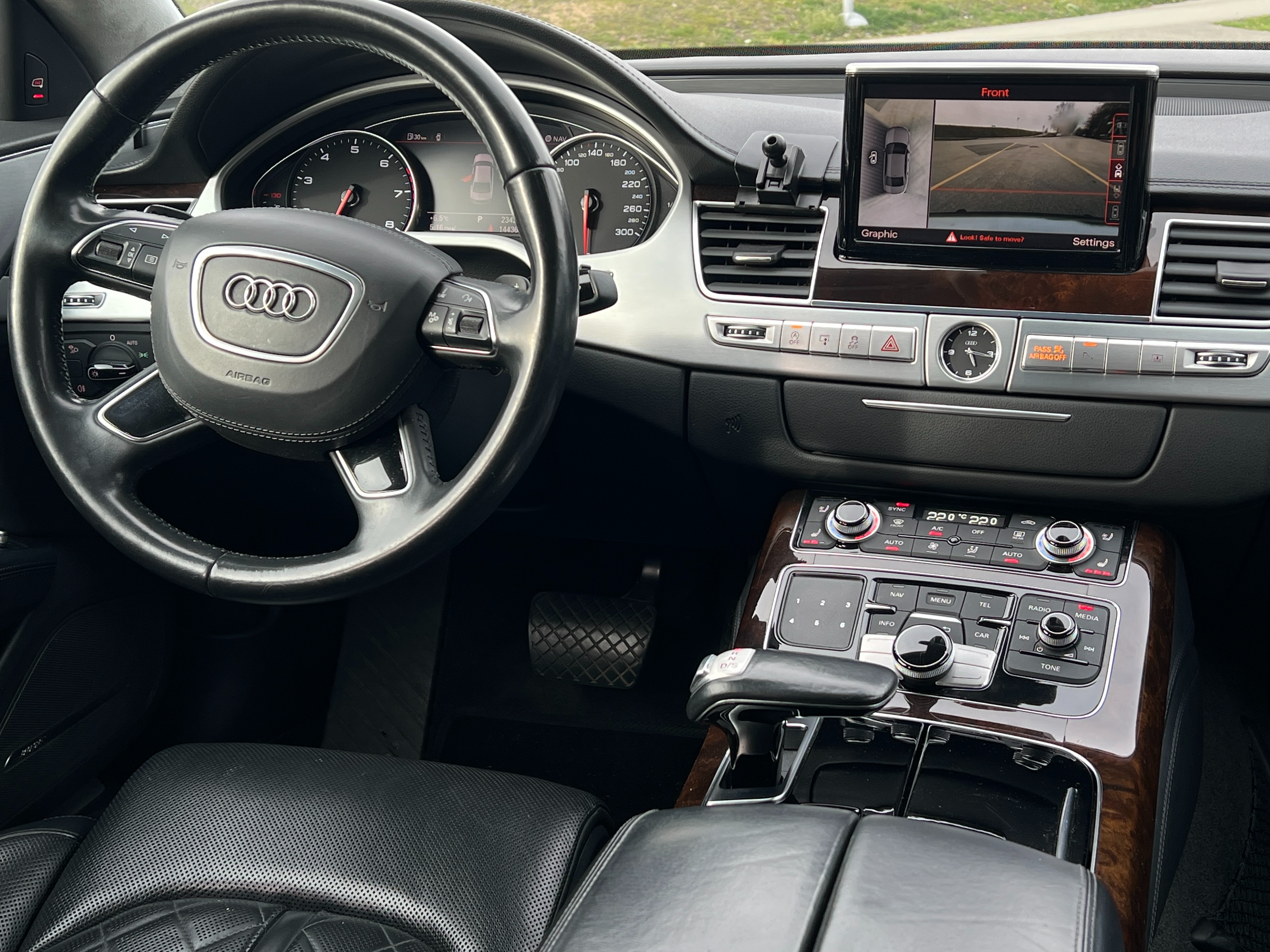 2015 Audi A8L |BC Local - Image 10