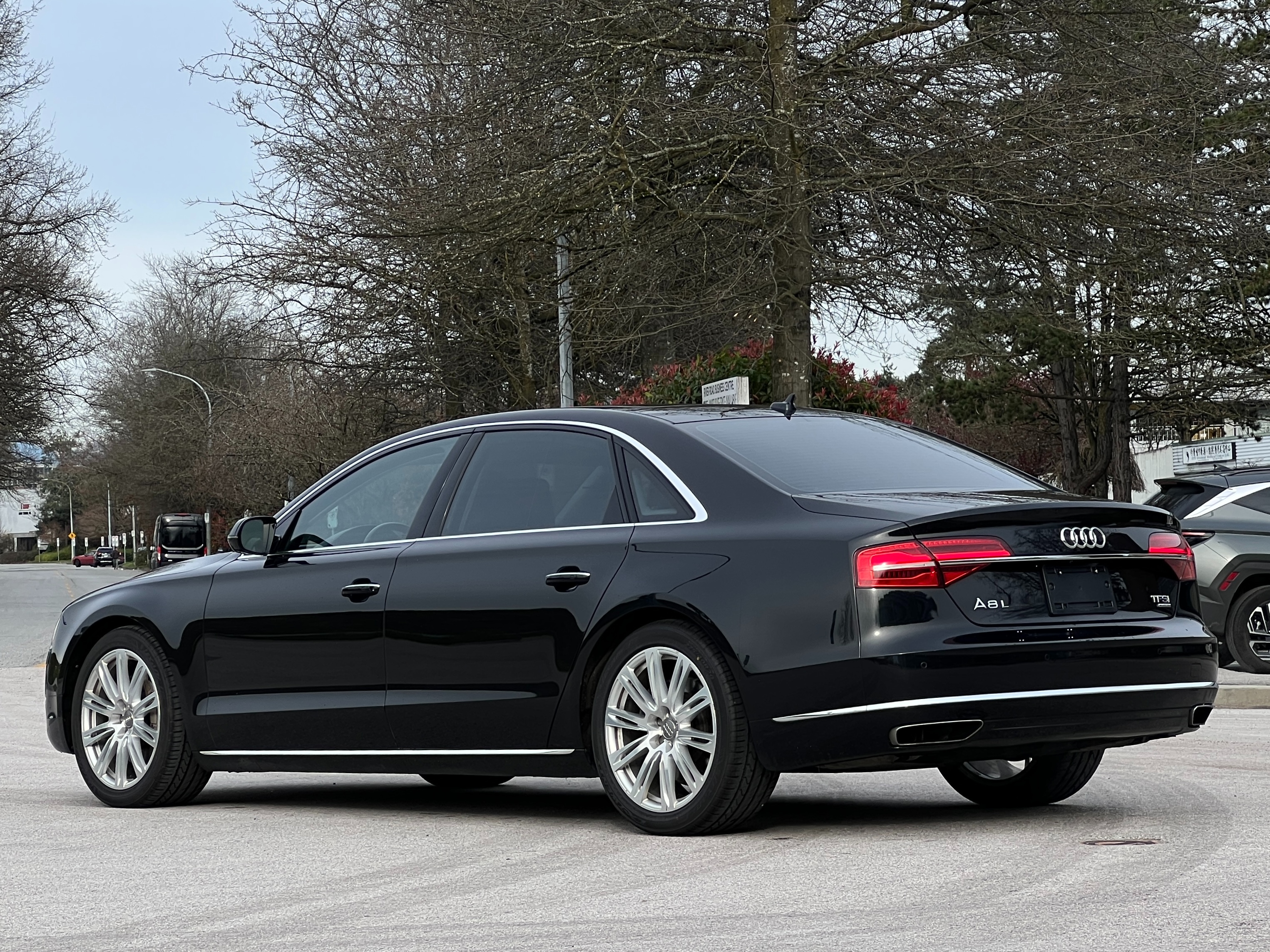 2015 Audi A8L |BC Local - Image 7