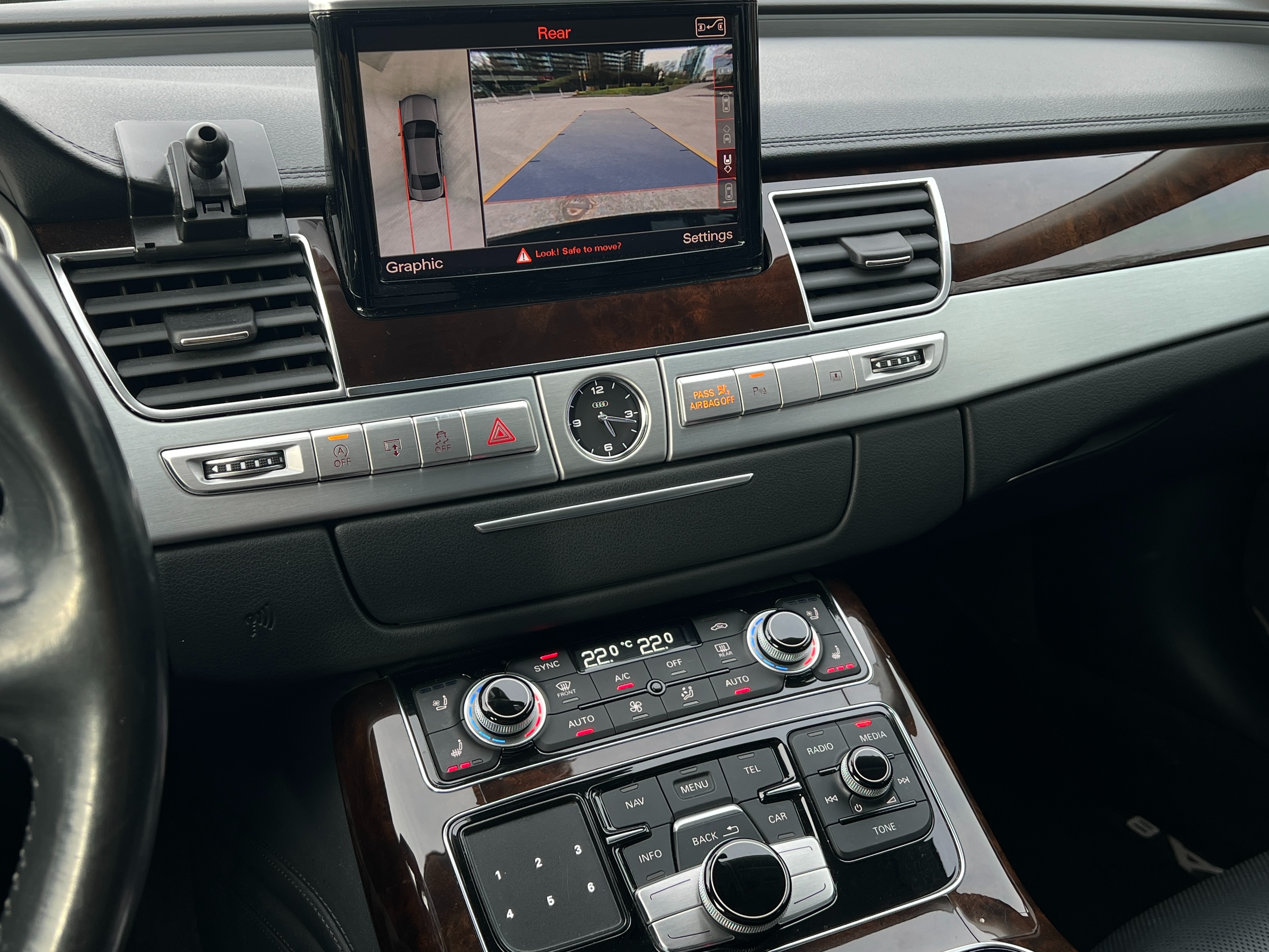 2015 Audi A8L |BC Local - Image 13