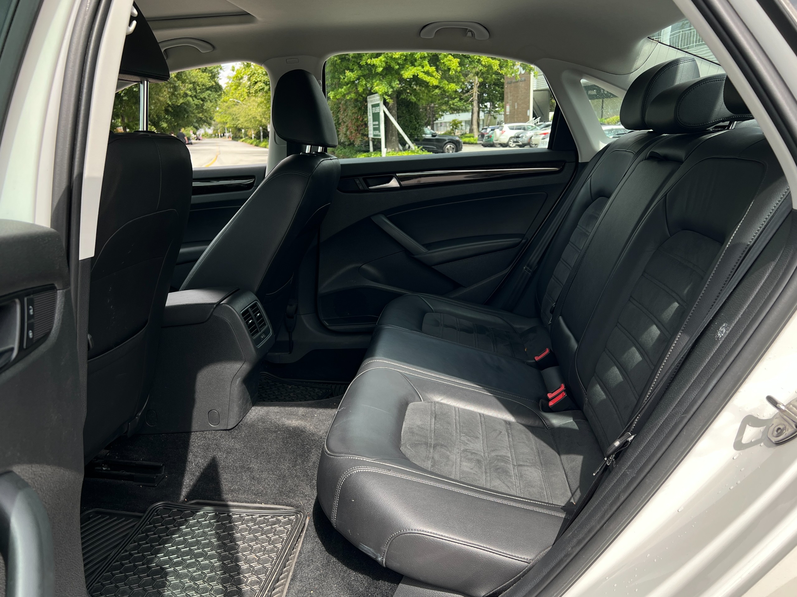 2015 Volkswagen Passat | BC Local - Image 15