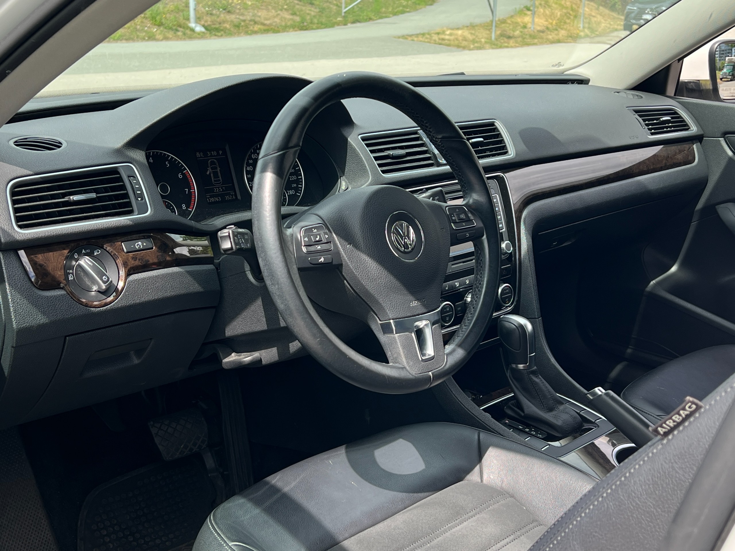 2015 Volkswagen Passat | BC Local - Image 13