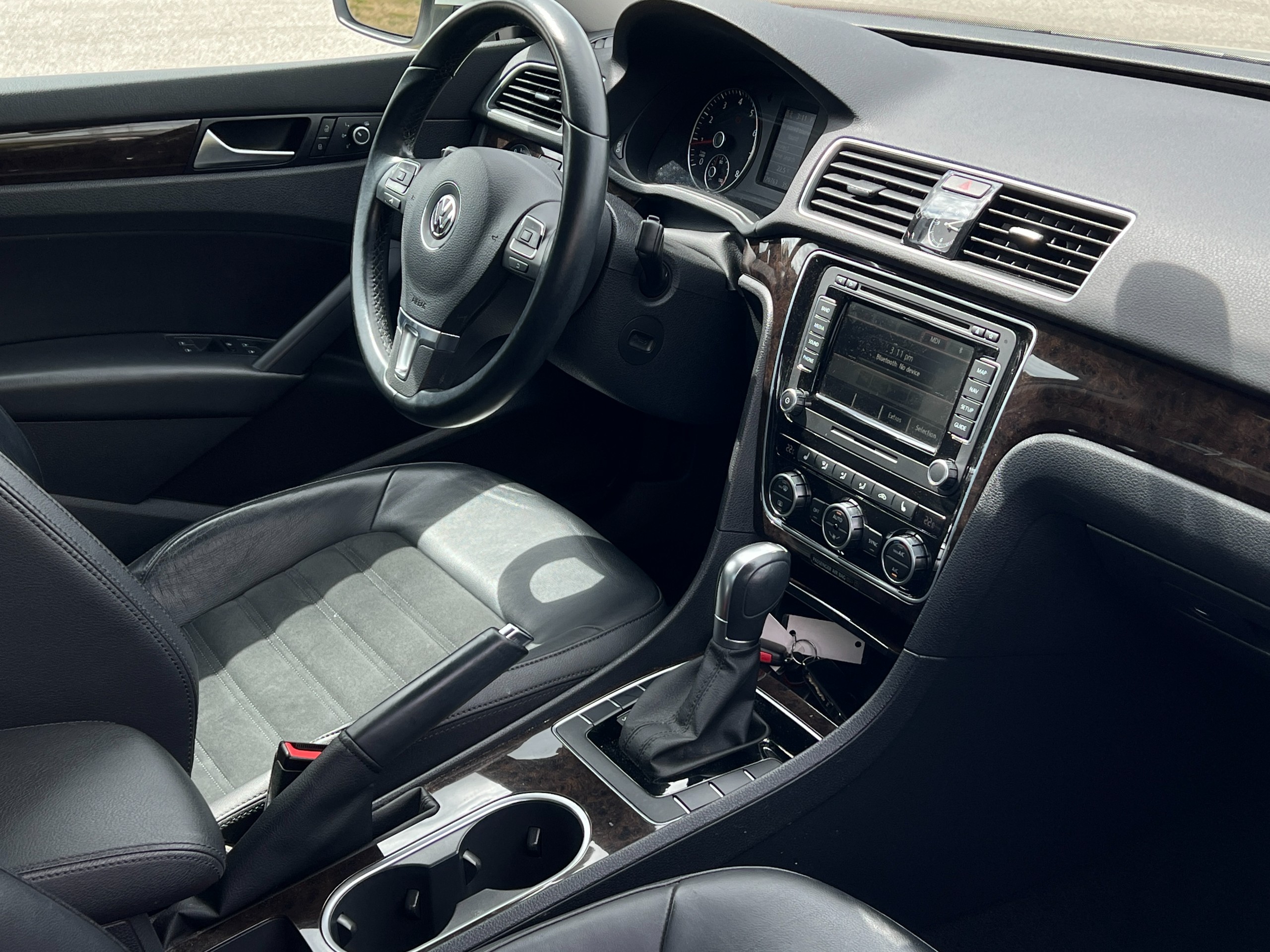 2015 Volkswagen Passat | BC Local - Image 11