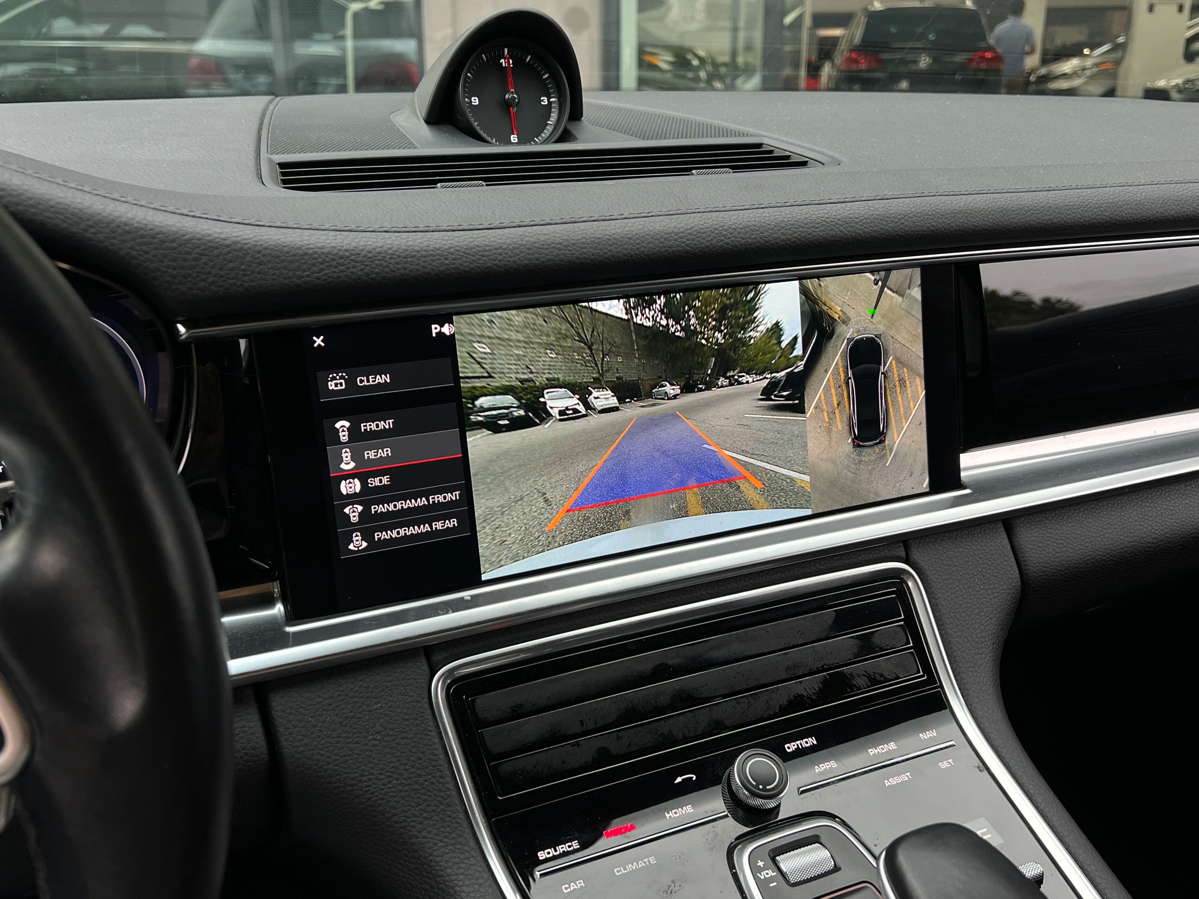2018 Porsche panamera  - Image 15