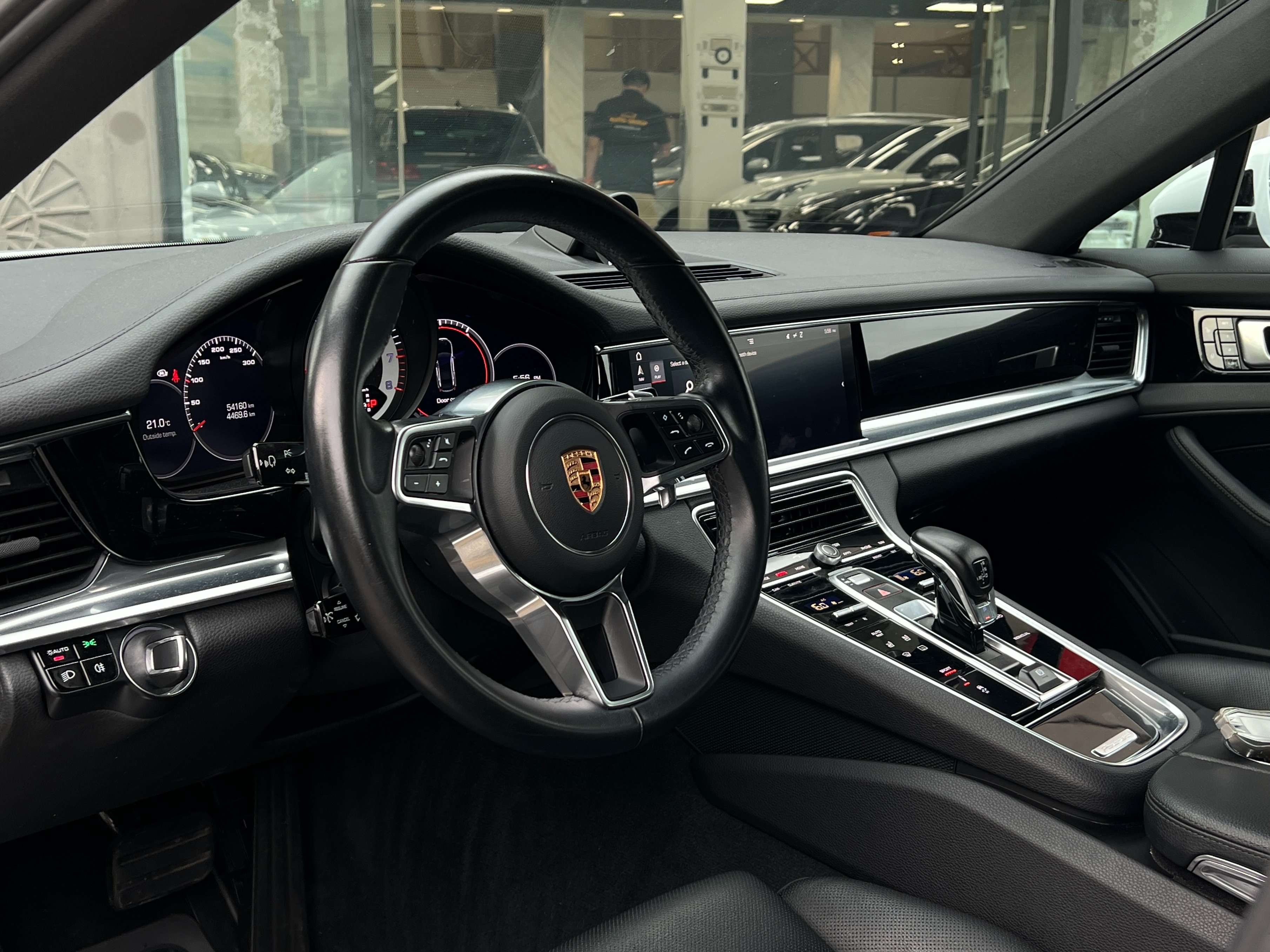 2018 Porsche panamera  - Image 8