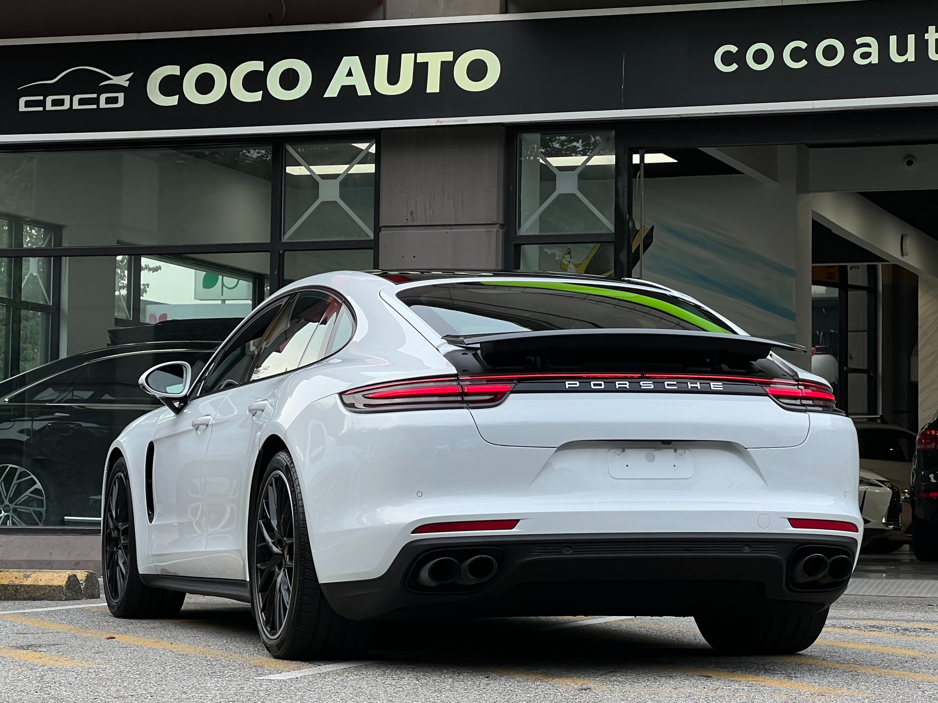 2018 Porsche panamera  - Image 5