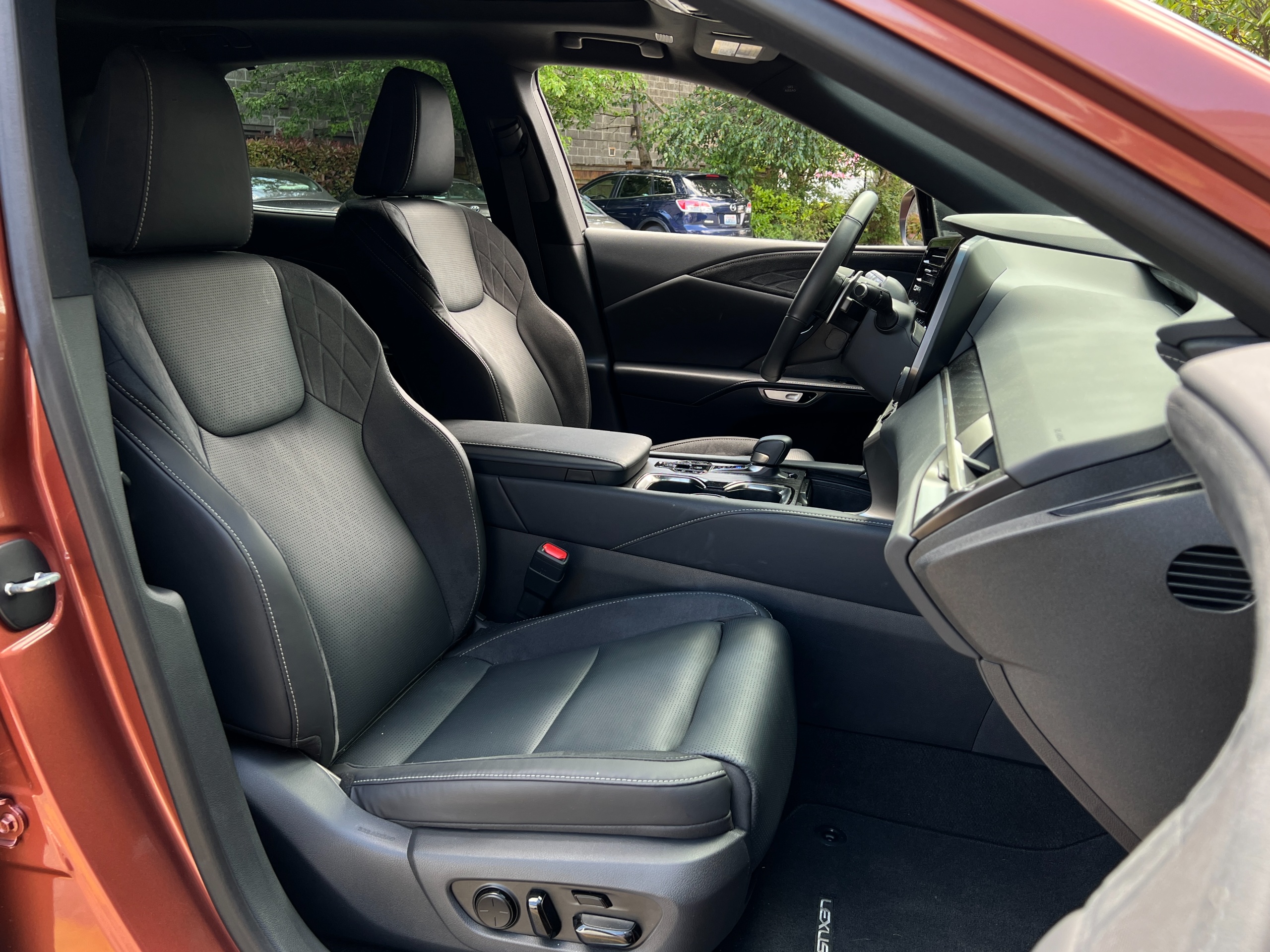 2024 Lexus RX350 AWD EXECUTIVE PKG - Image 13