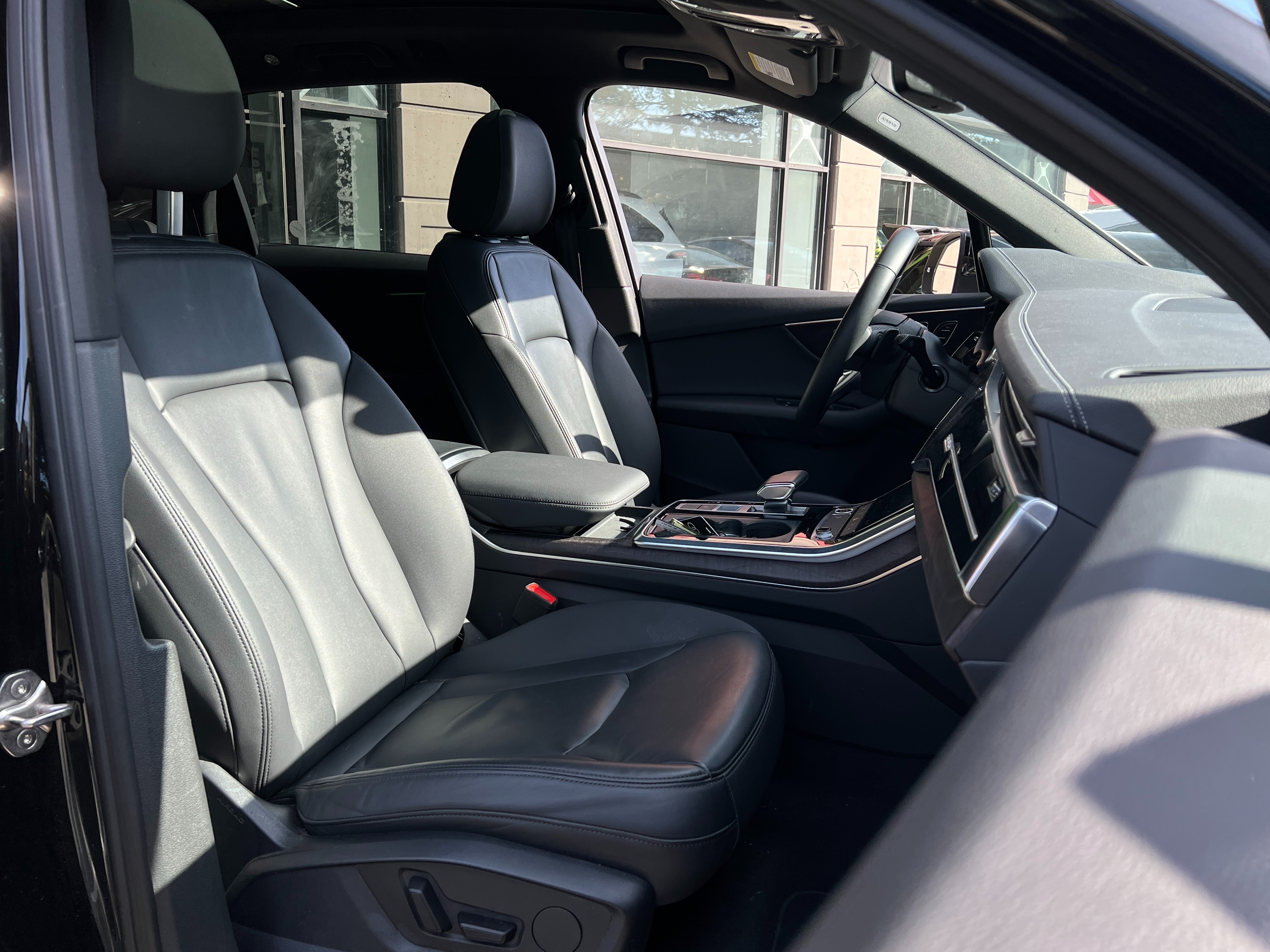 2024 Audi q7 comfort | 7 seaters | no accident | bc local - Image 13