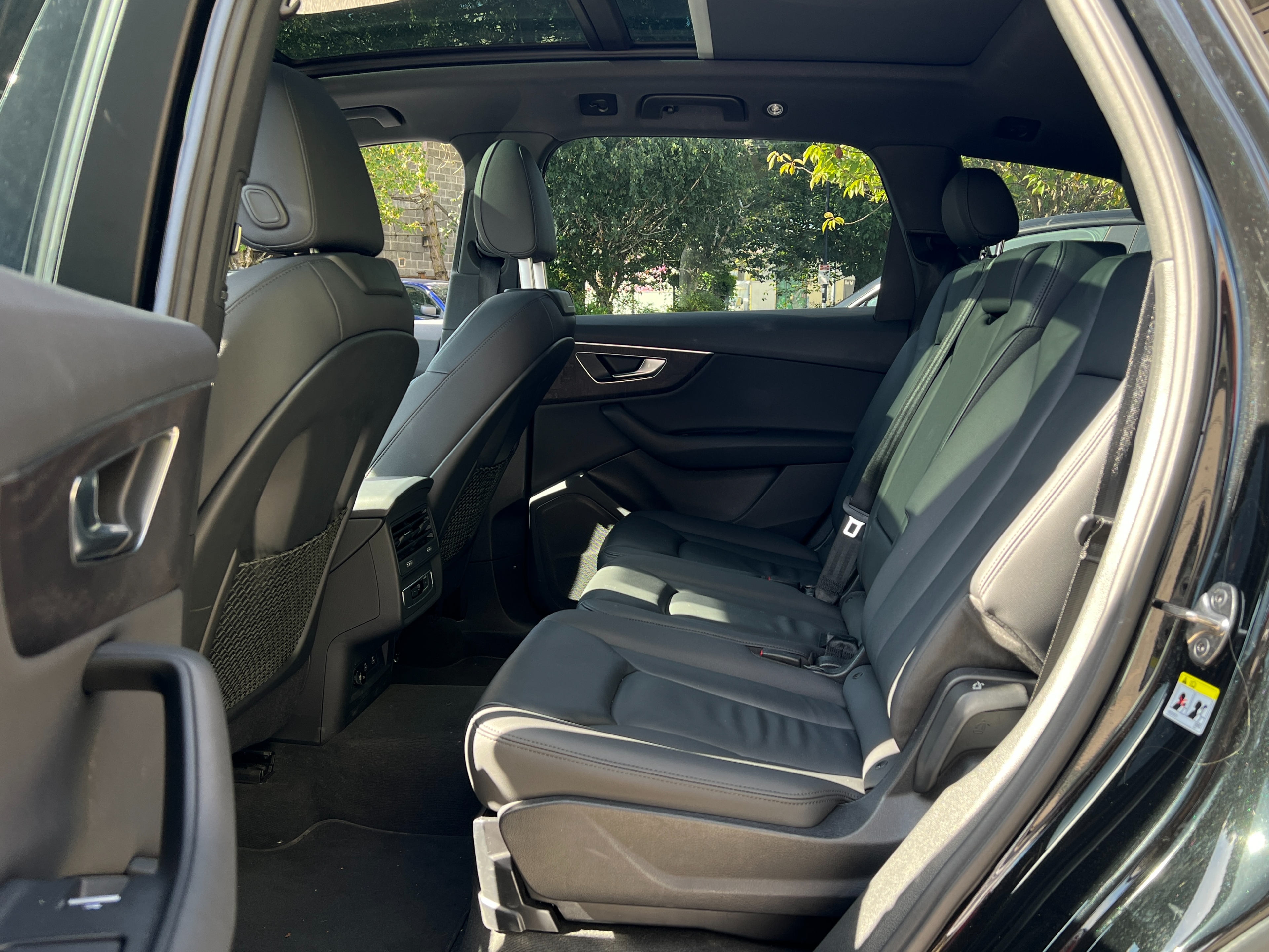 2024 Audi q7 comfort | 7 seaters | no accident | bc local - Image 16