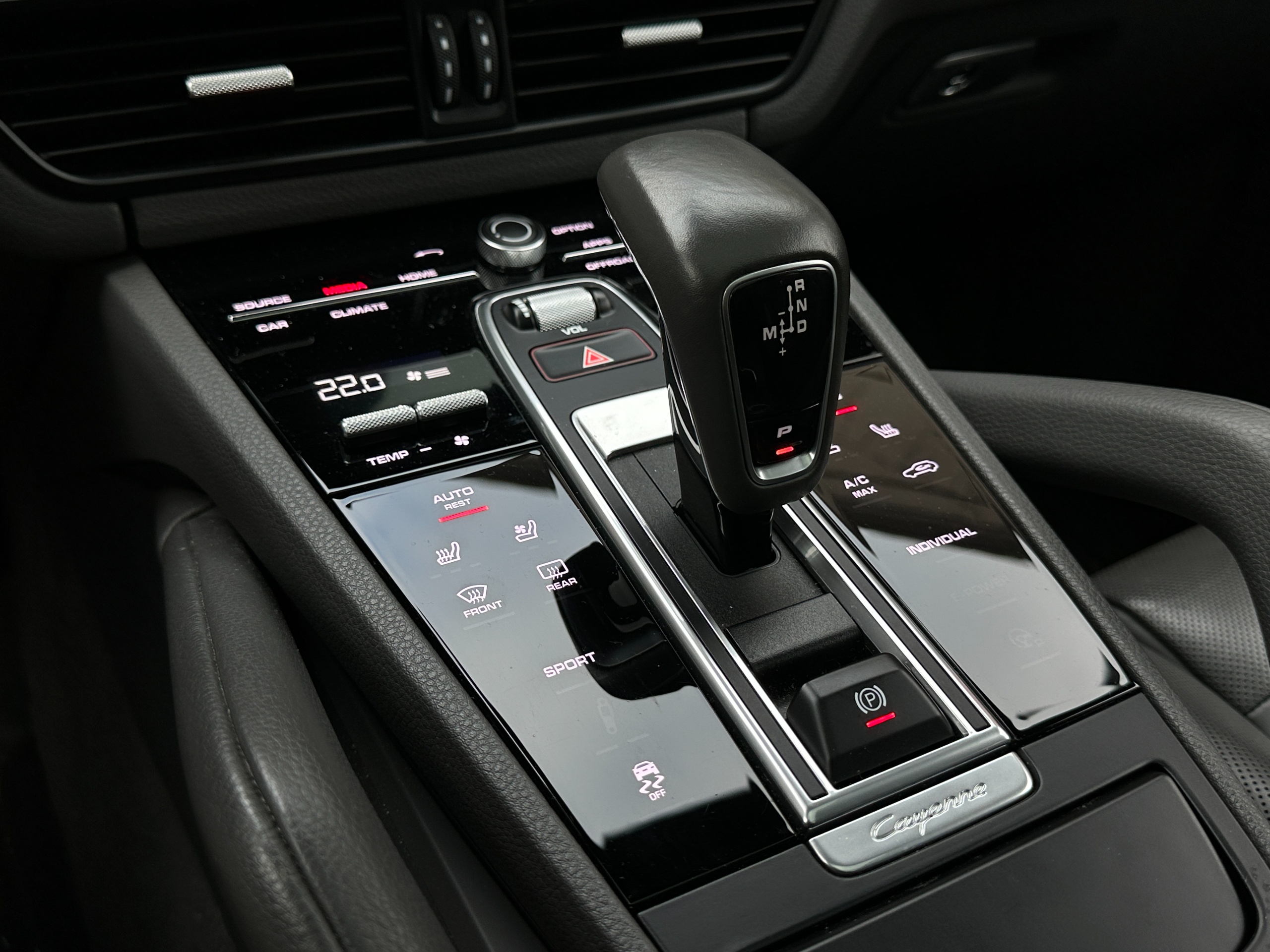 2019 Porsche Cayenne - Image 9