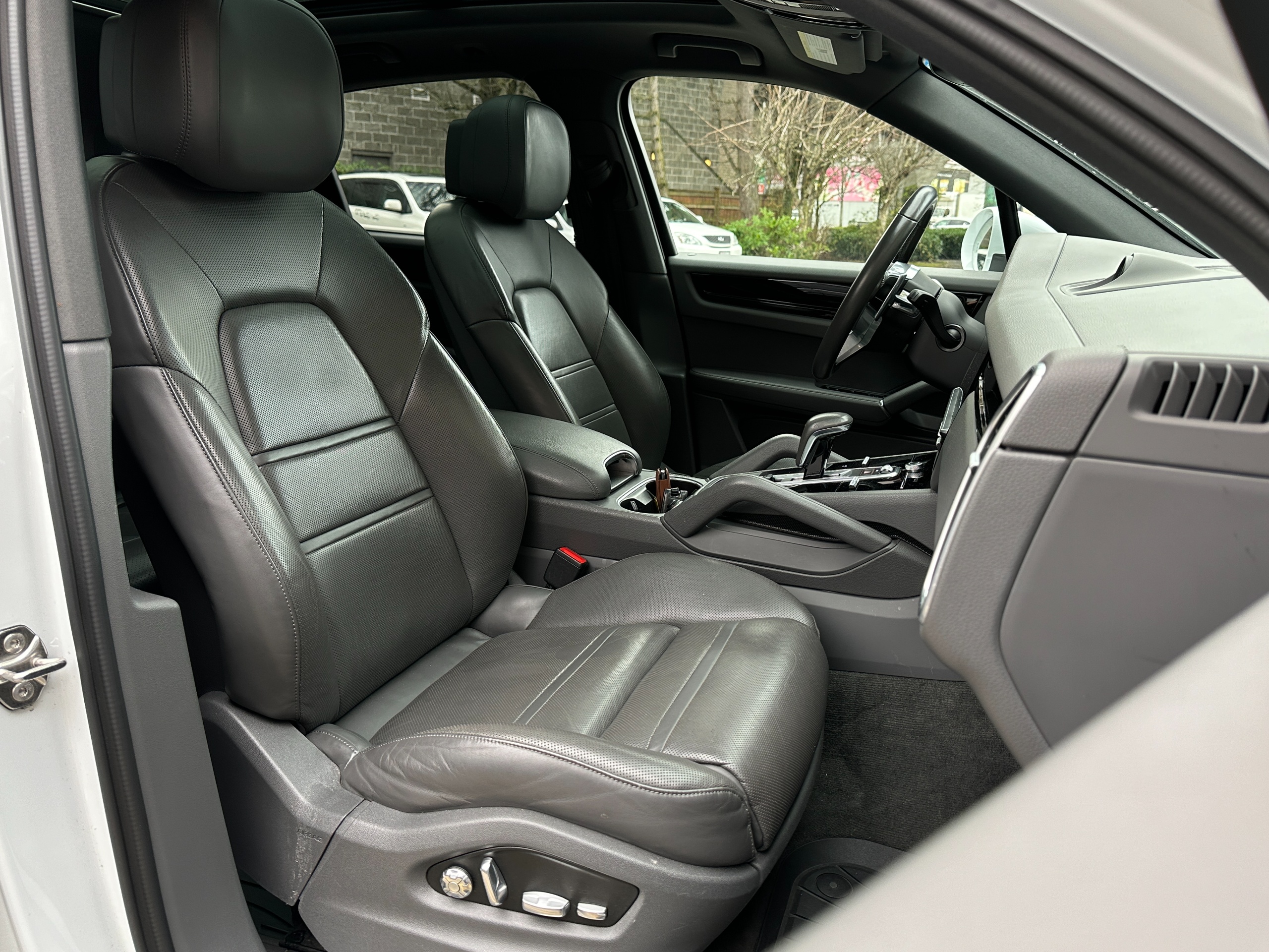 2019 Porsche Cayenne - Image 11