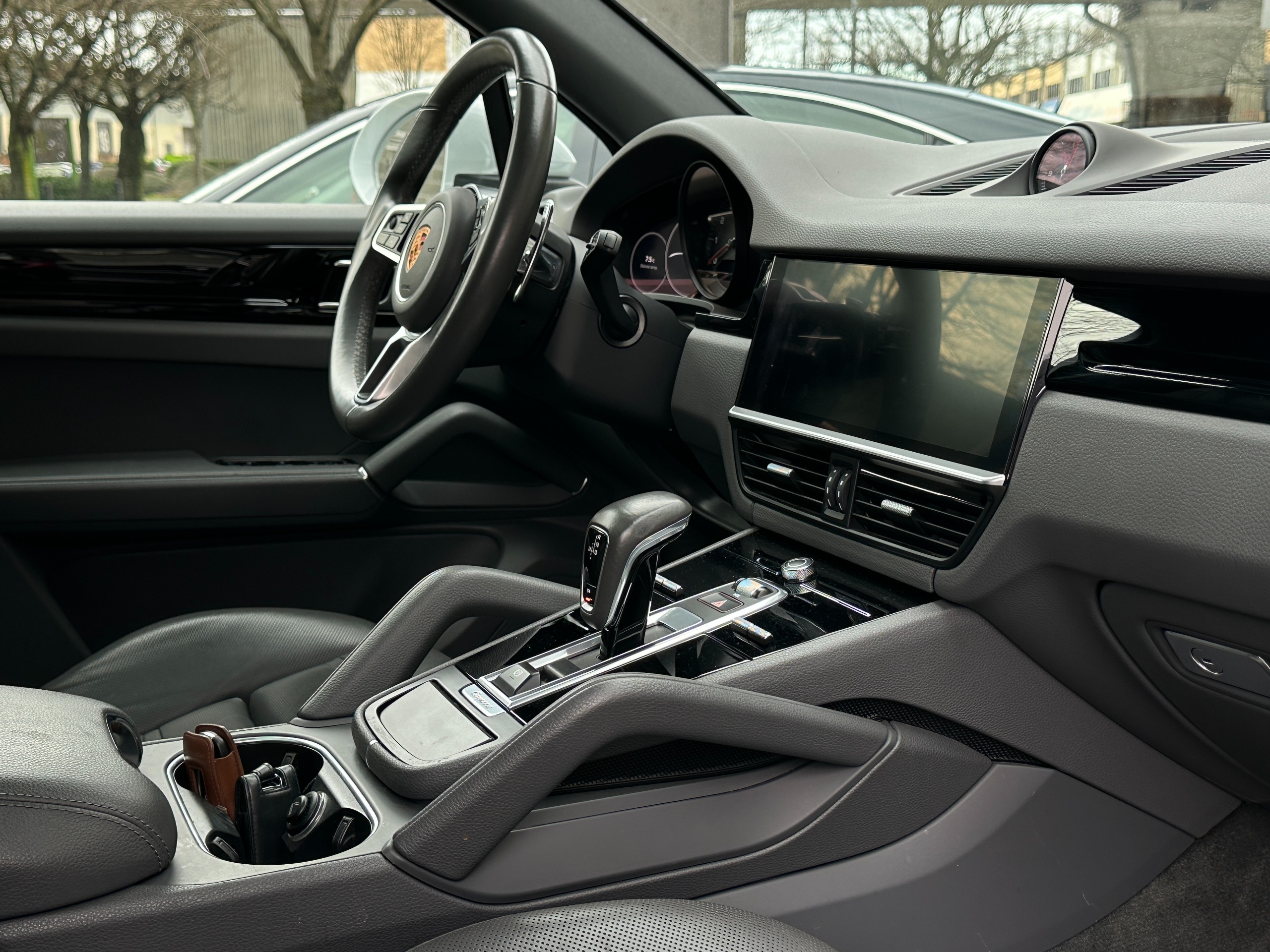 2019 Porsche Cayenne - Image 12