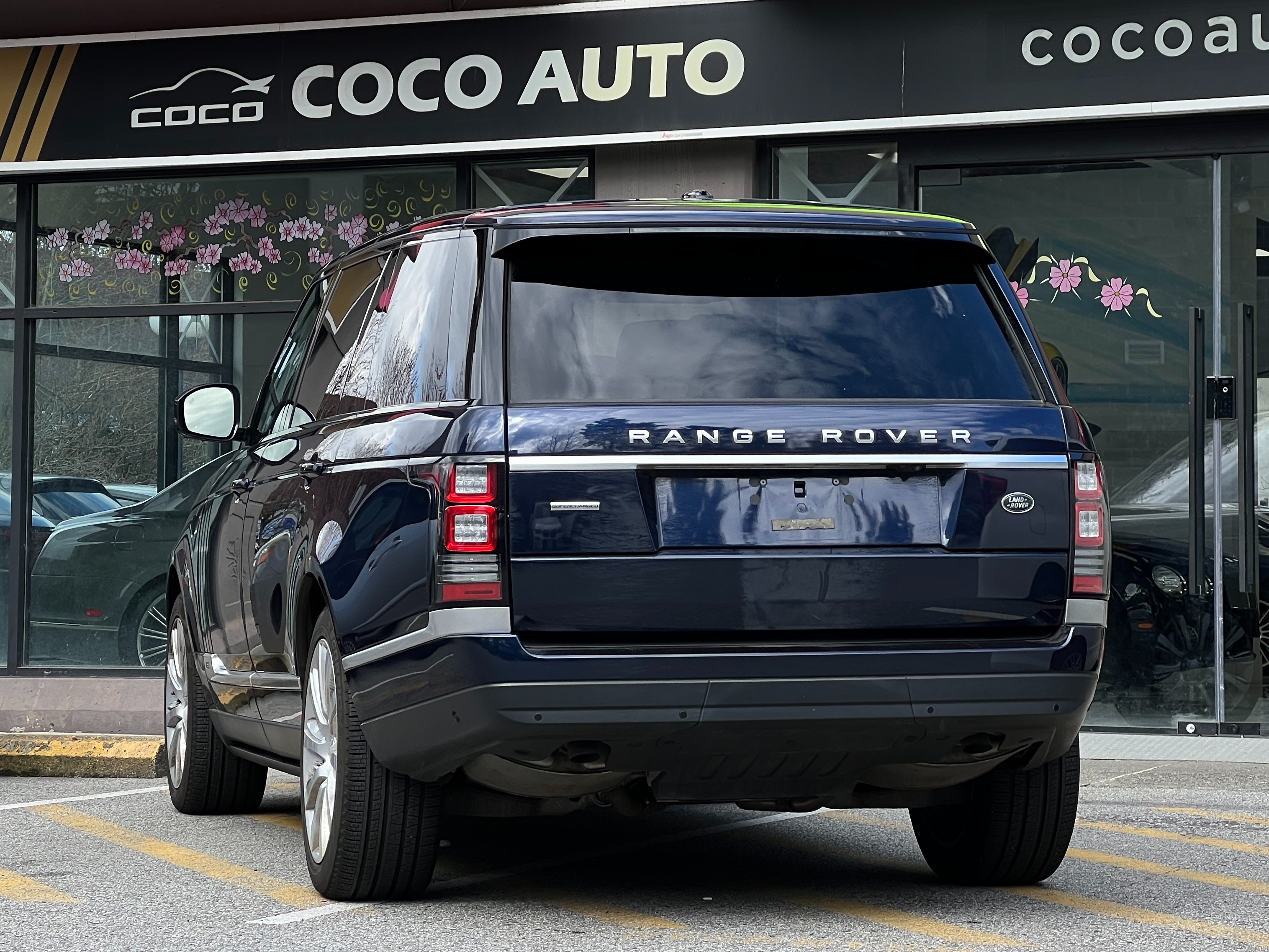 2016 Land Rover range rover supercharged lwb | low km | dealer service - Image 7