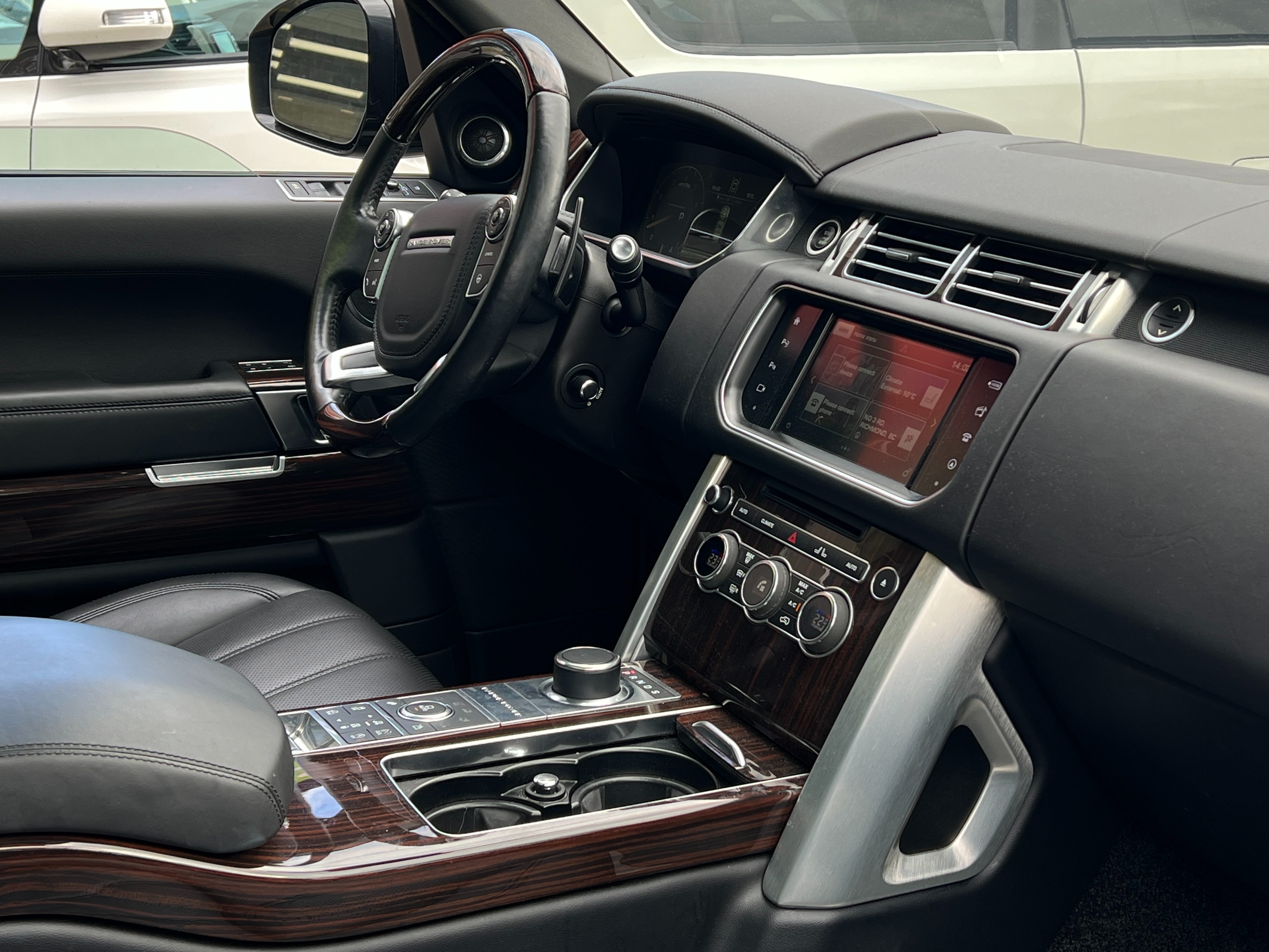 2016 Land Rover range rover supercharged lwb | low km | dealer service - Image 8