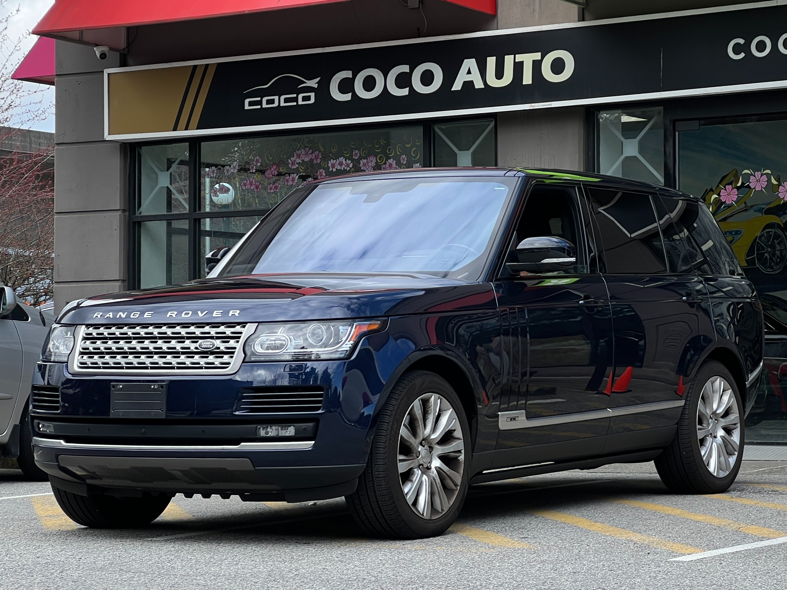 2016 Land Rover range rover supercharged lwb | low km | dealer service - Image 4