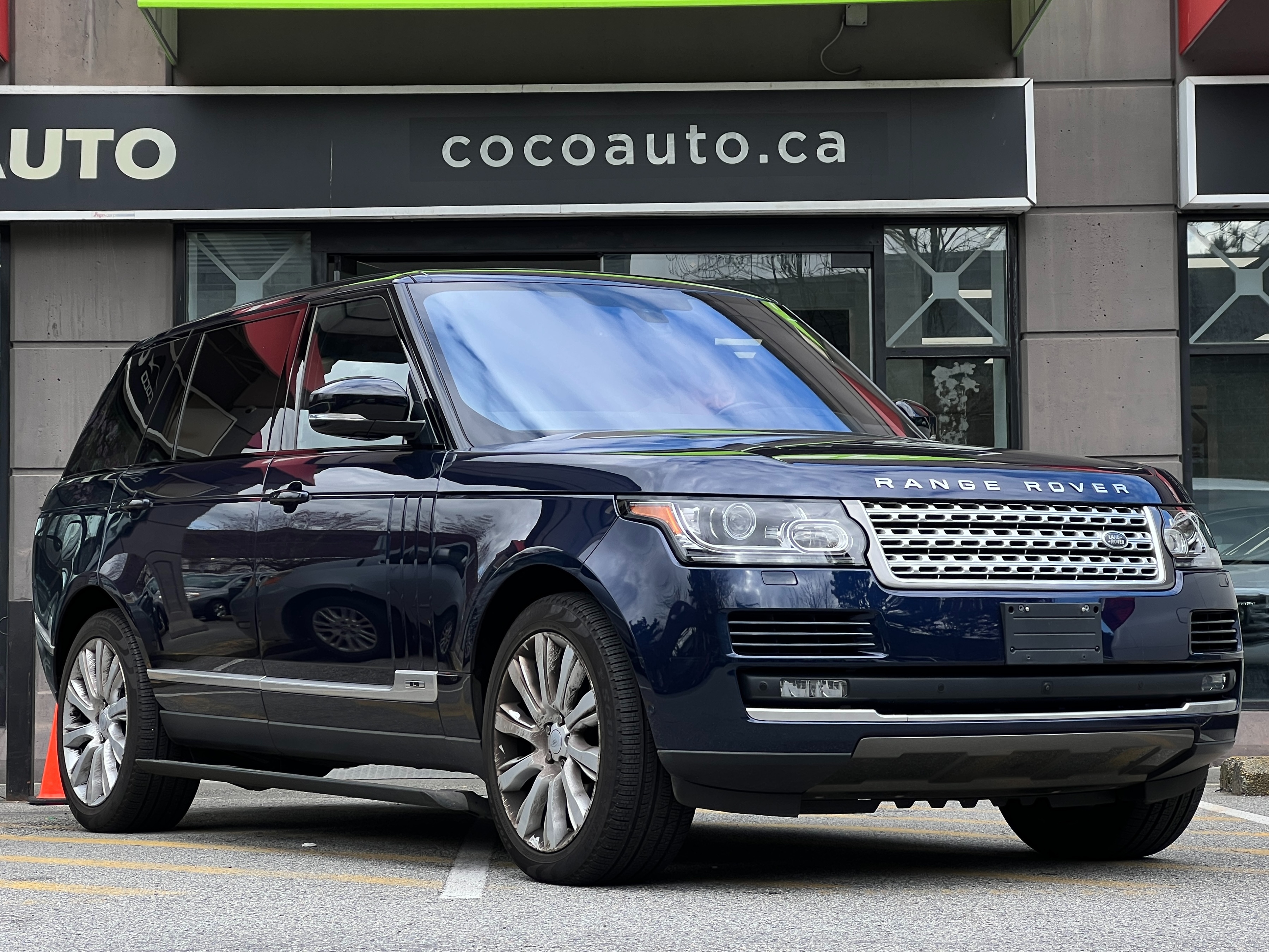 2016 Land Rover range rover supercharged lwb | low km | dealer service - Image 1