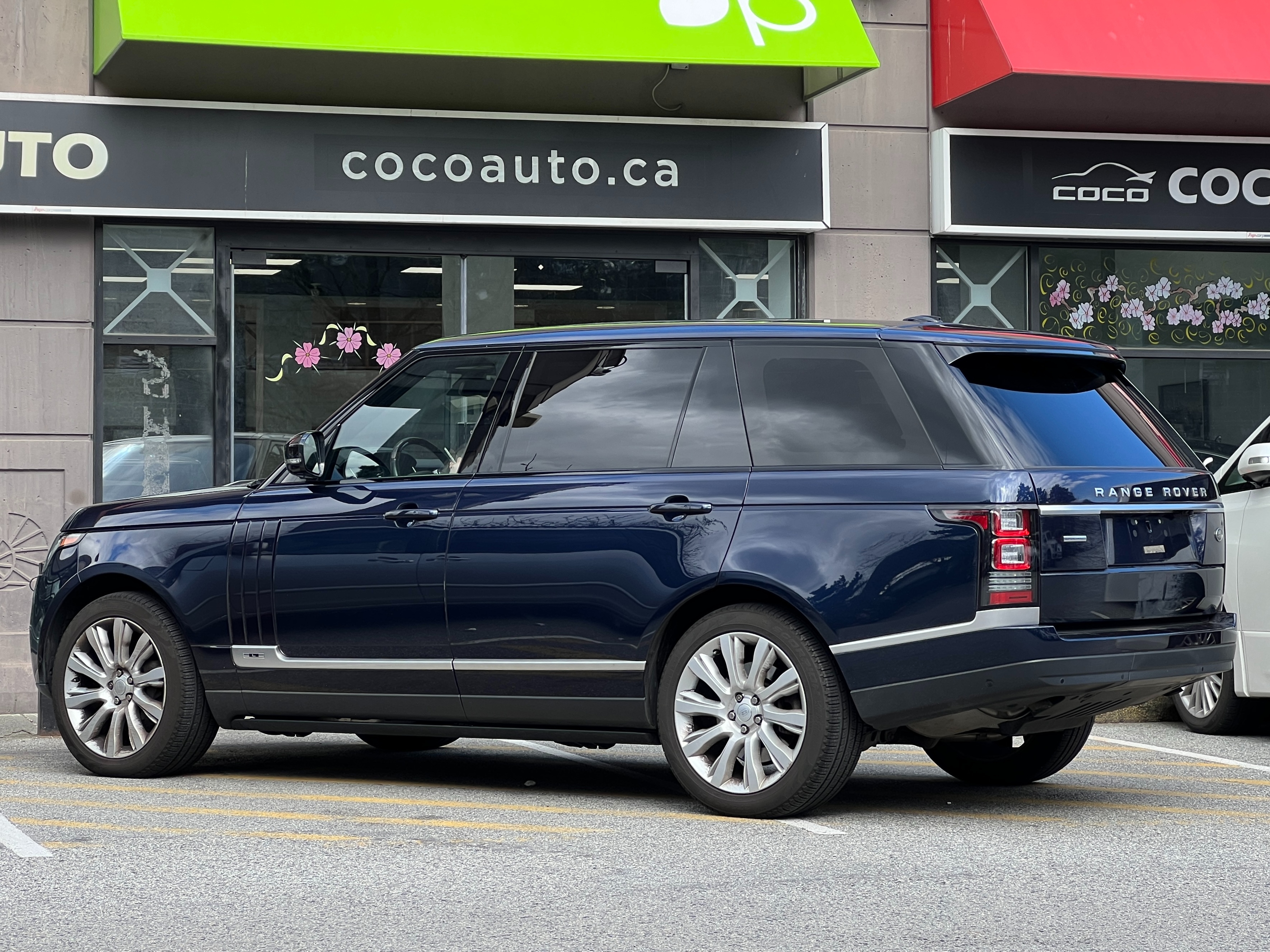 2016 Land Rover range rover supercharged lwb | low km | dealer service - Image 5