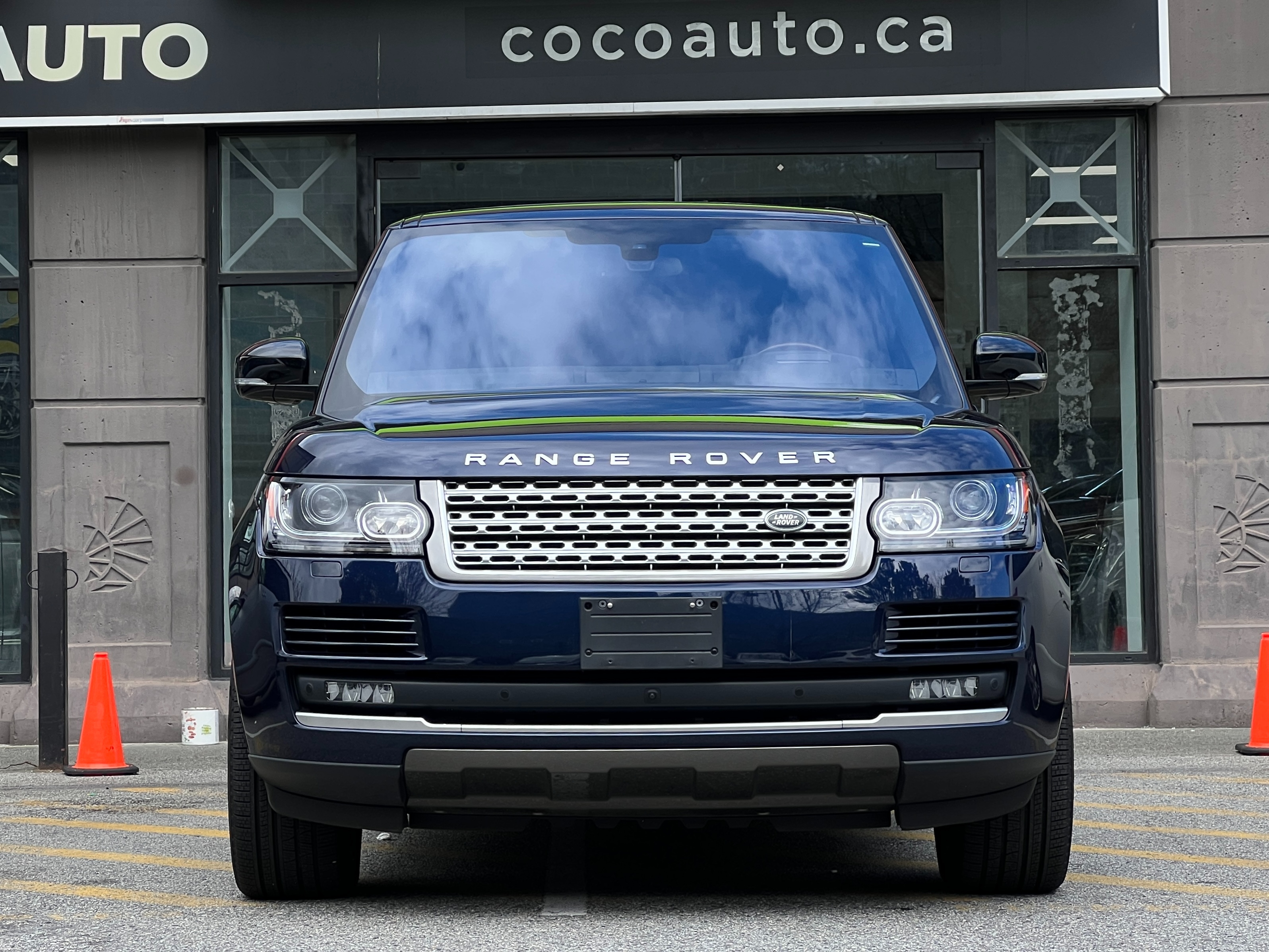 2016 Land Rover range rover supercharged lwb | low km | dealer service - Image 3