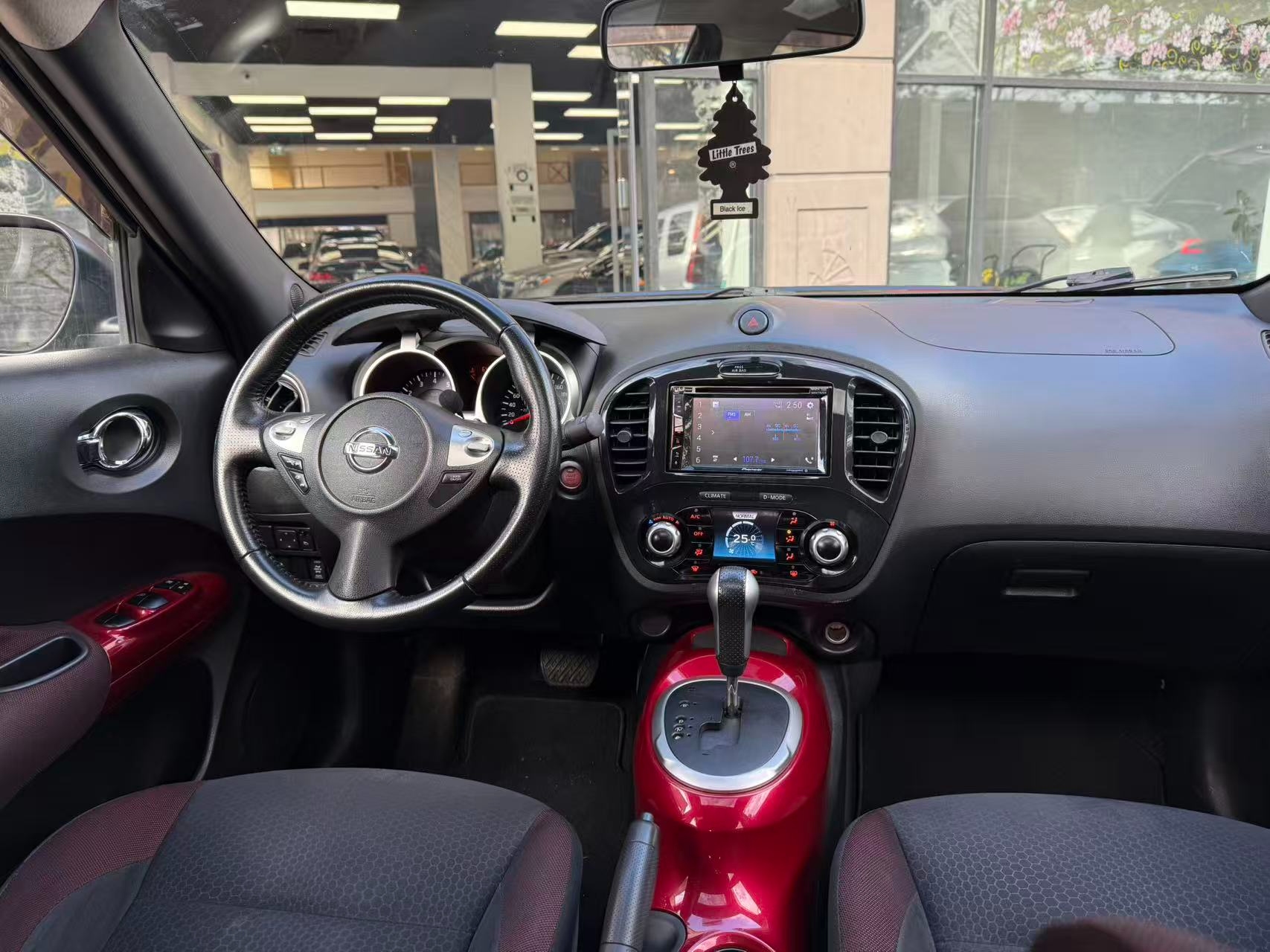 2012 Nissan Juke - Image 11