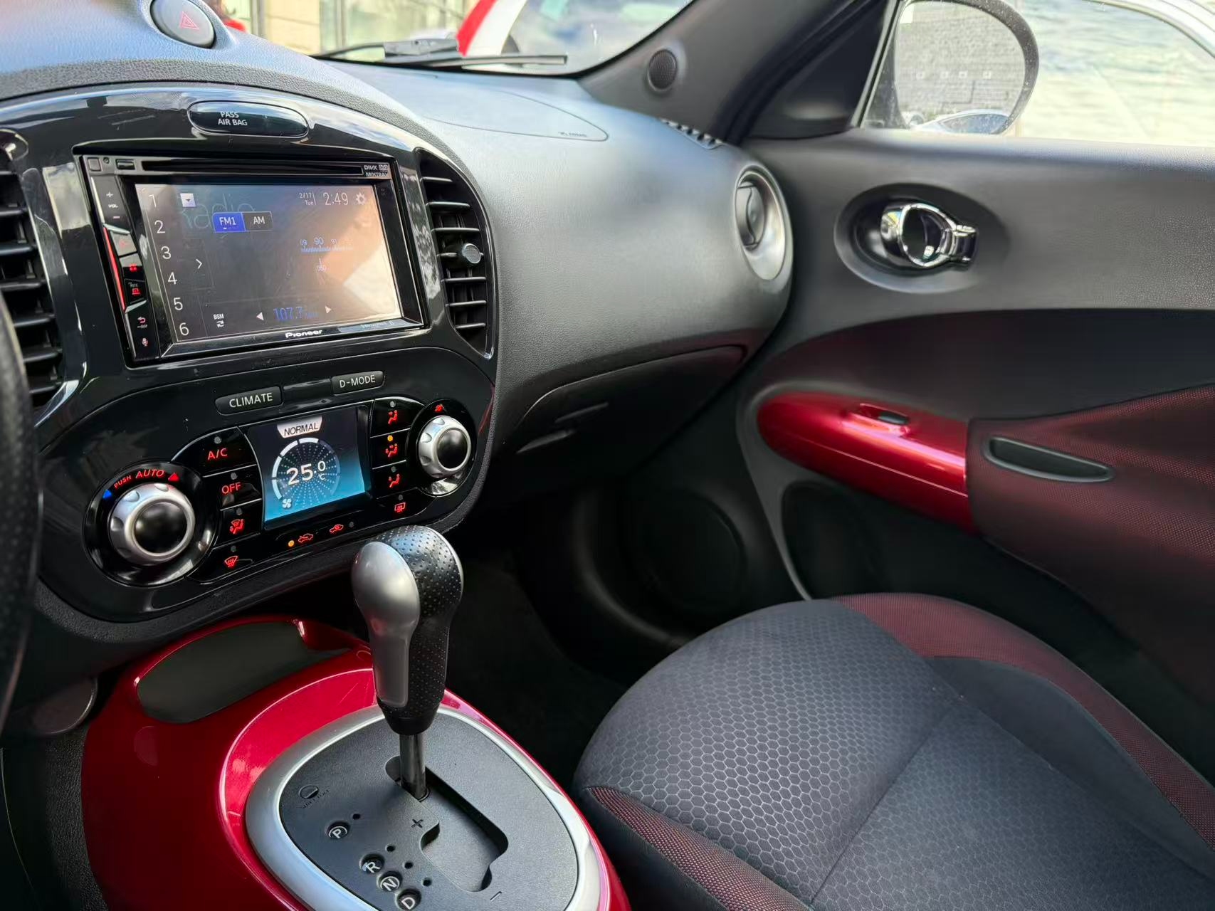 2012 Nissan Juke - Image 10