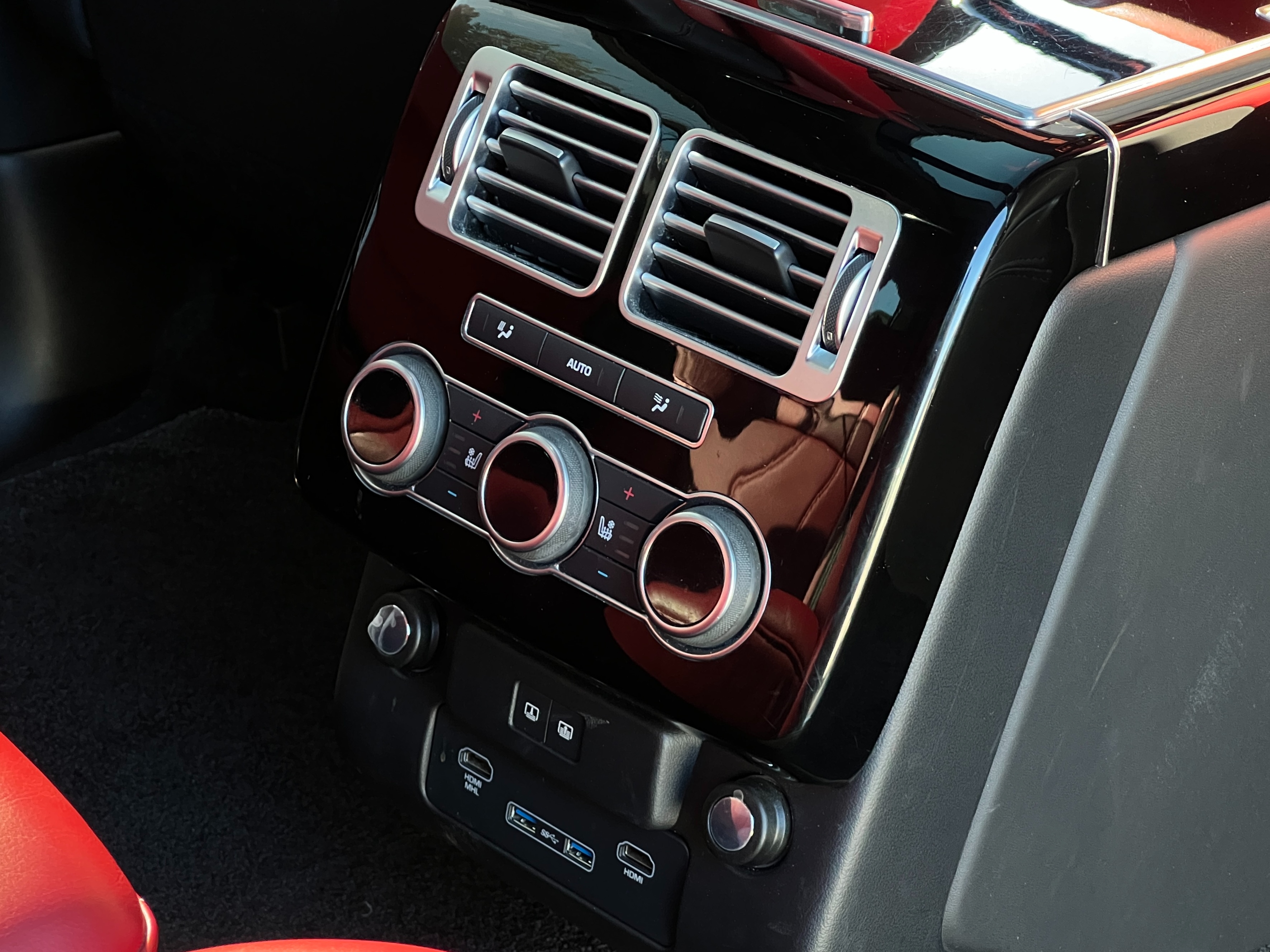 2017 Land Rover Range Rover - Image 16