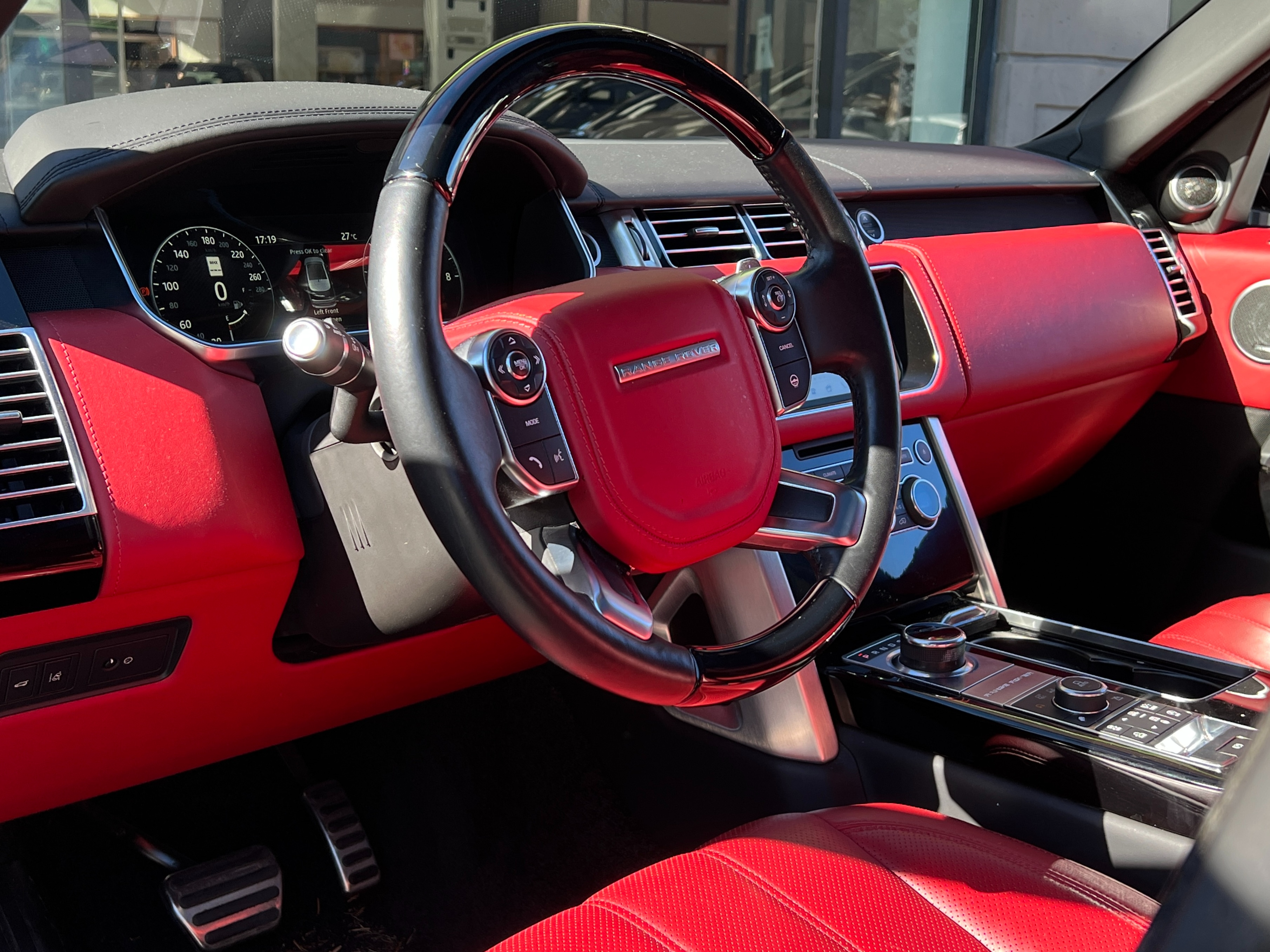 2017 Land Rover Range Rover - Image 14