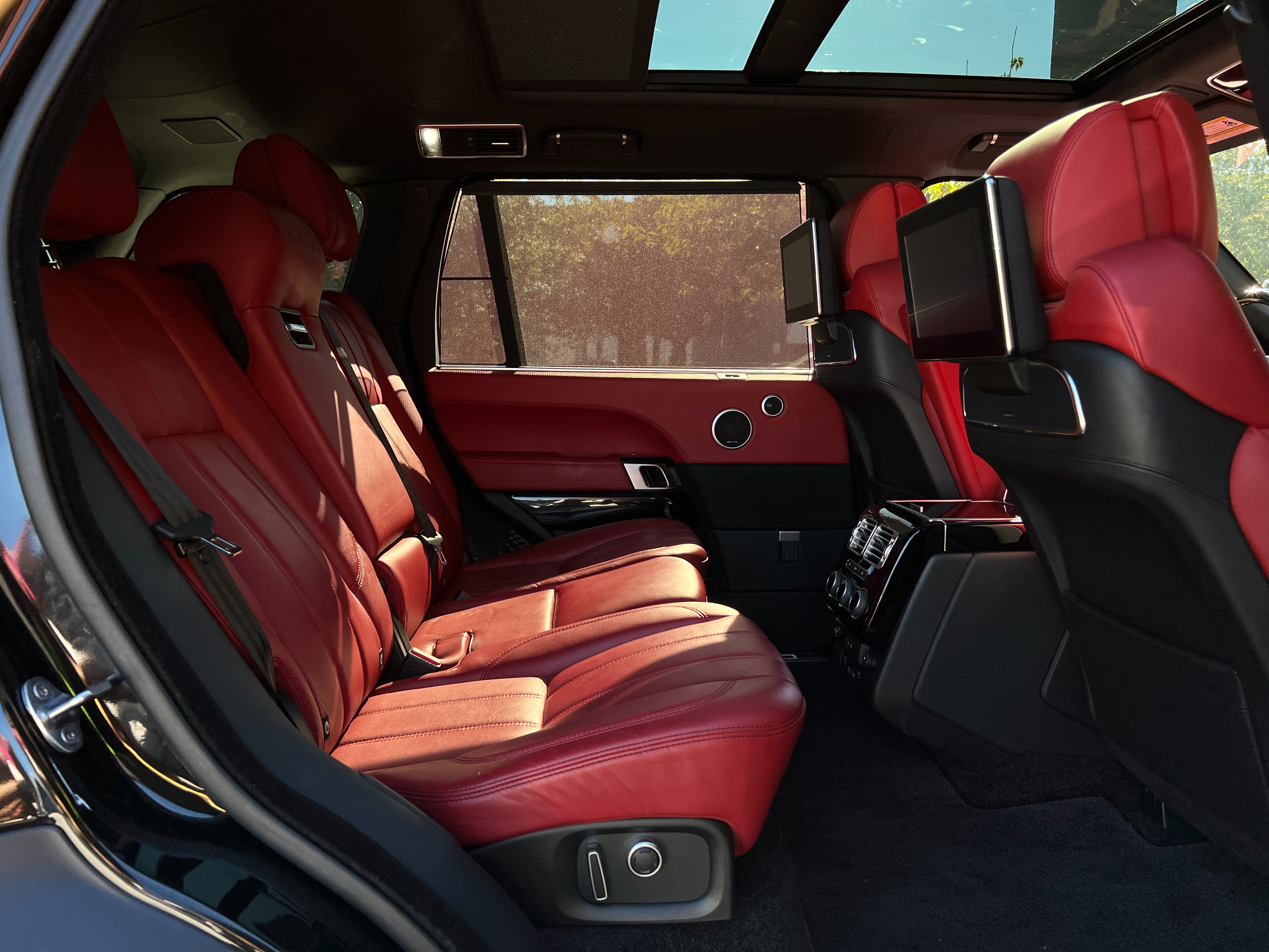 2017 Land Rover Range Rover - Image 17