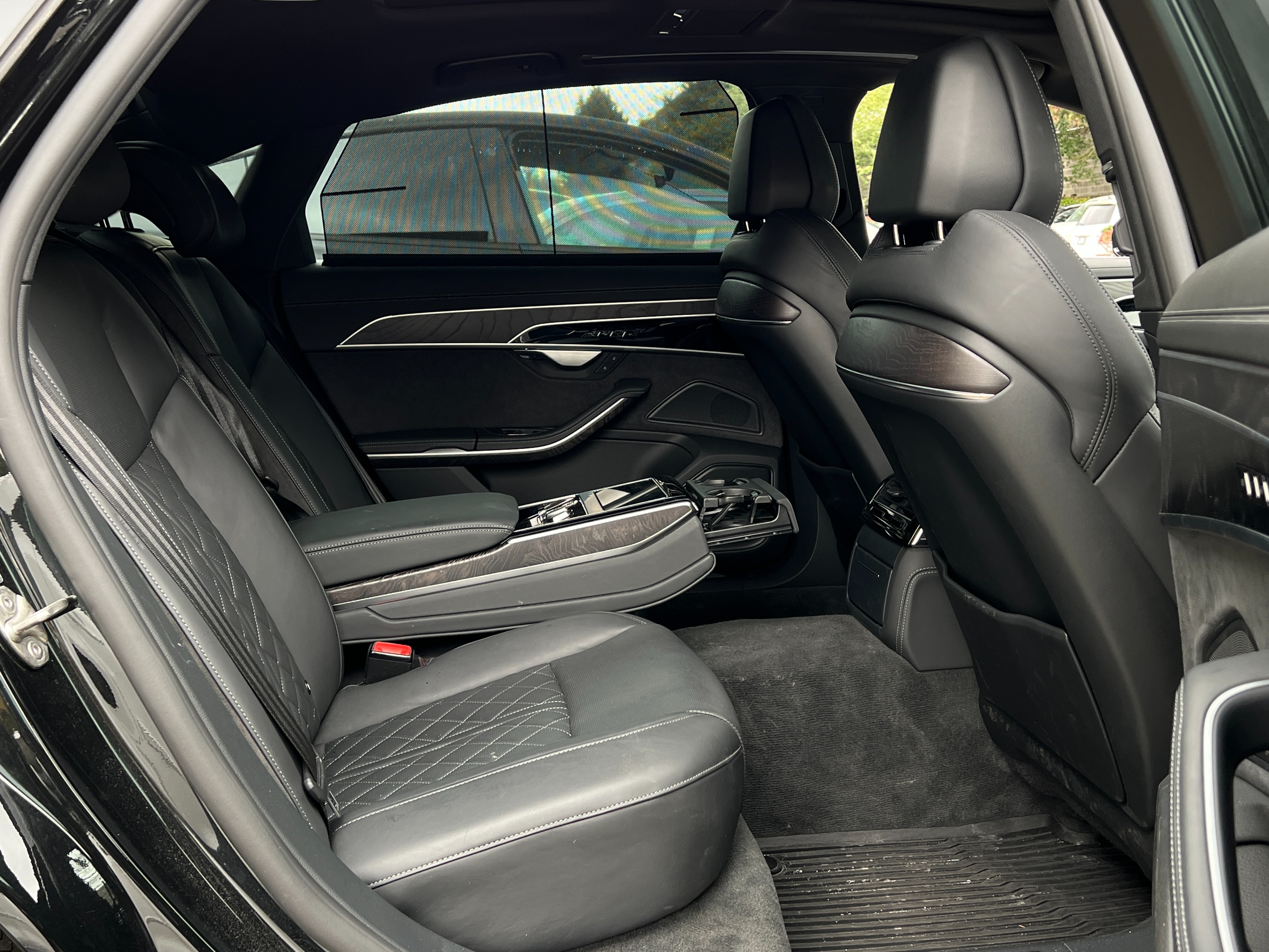 2024 Audi A8L - Image 16