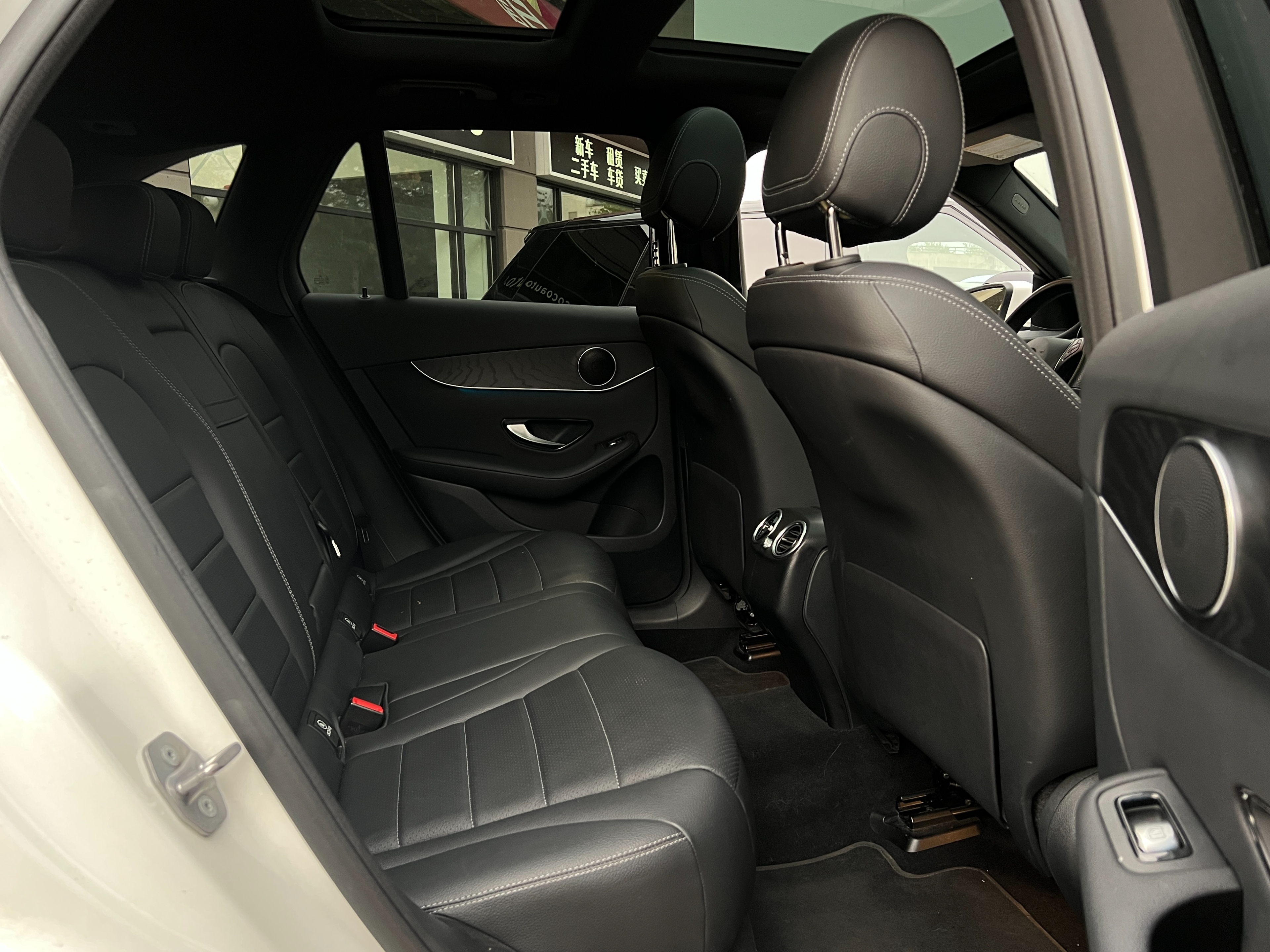 2019 Mercedes-Benz GLC300 - Image 16