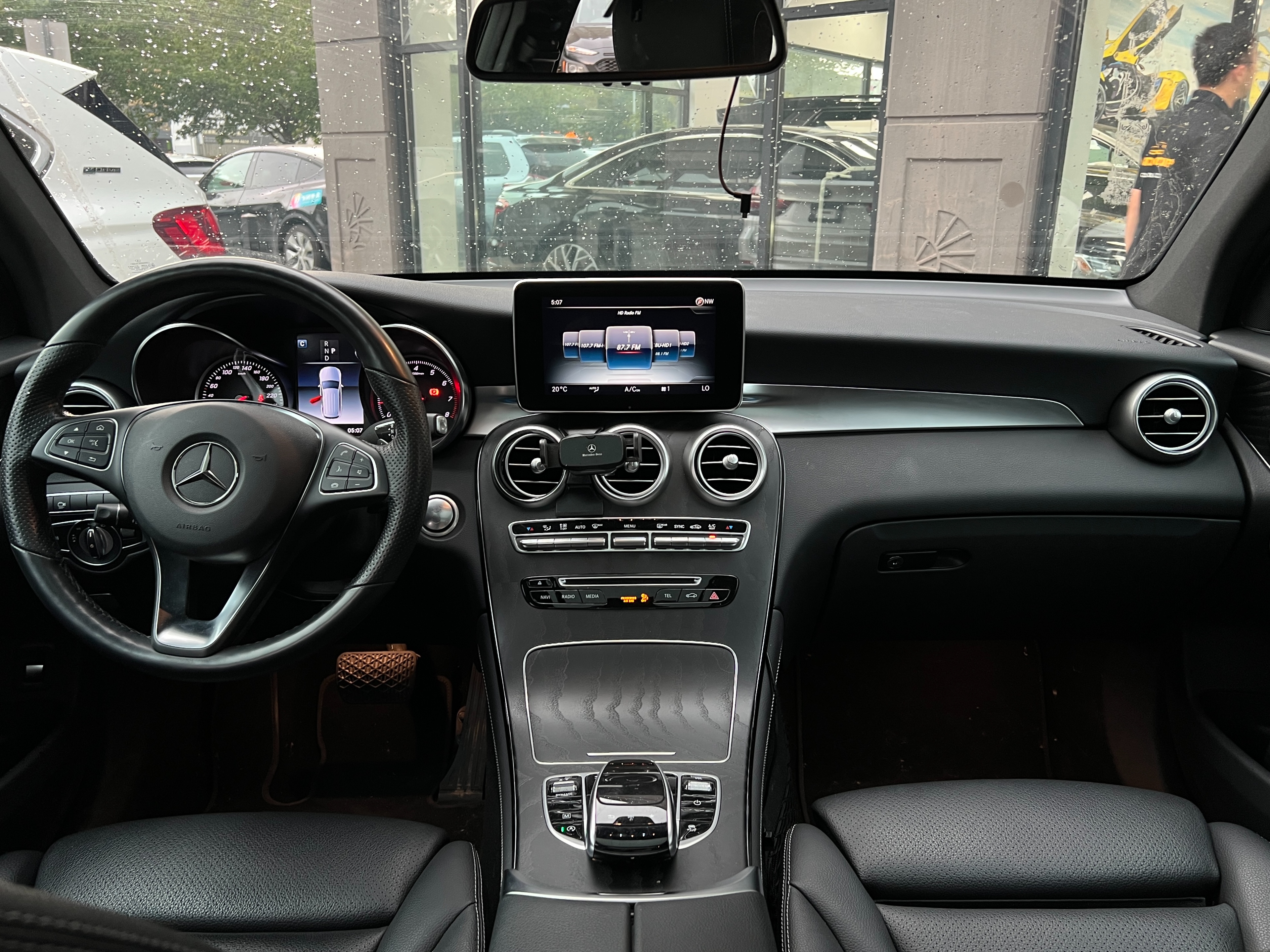 2019 Mercedes-Benz GLC300 - Image 13