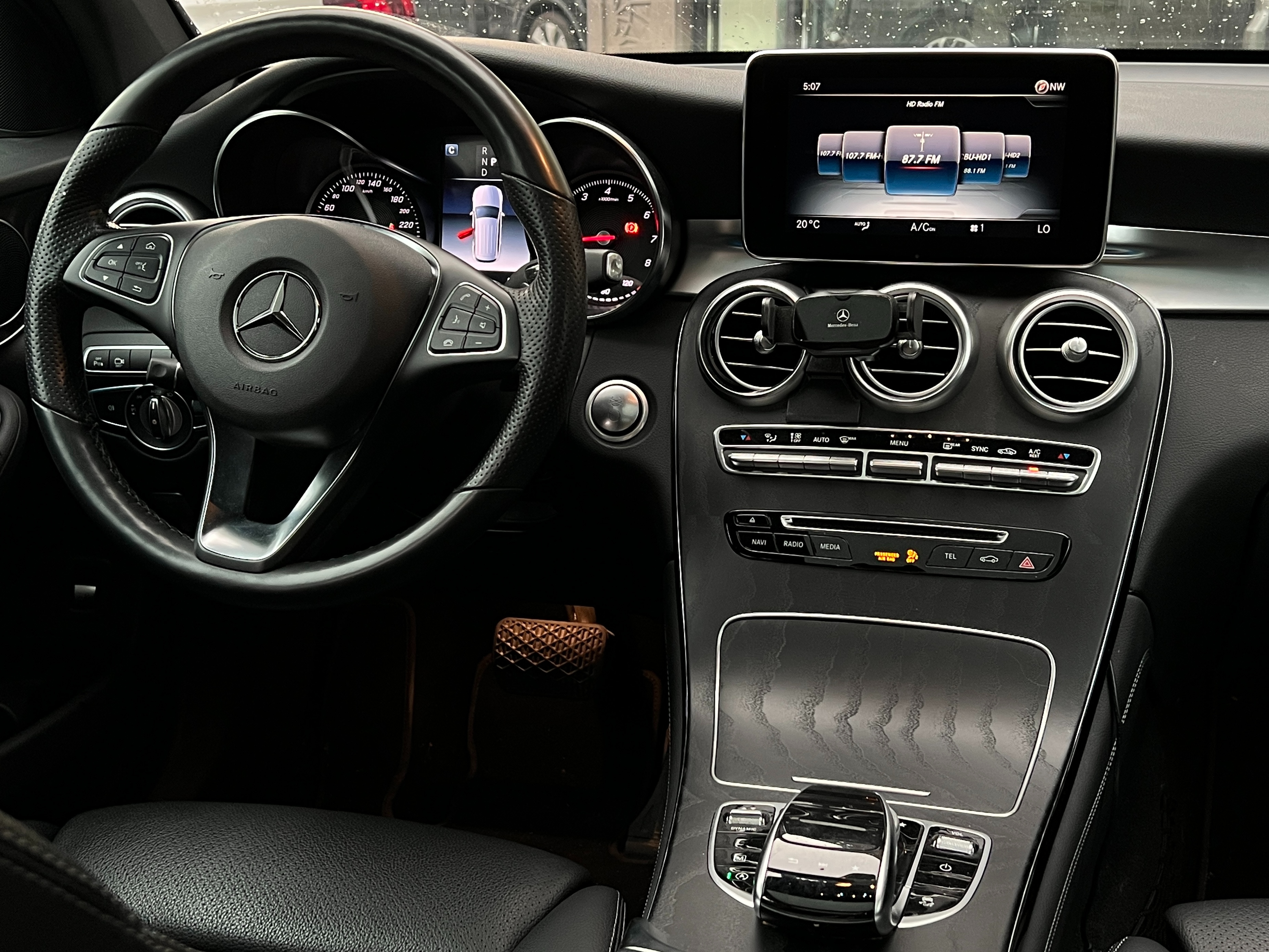 2019 Mercedes-Benz GLC300 - Image 15