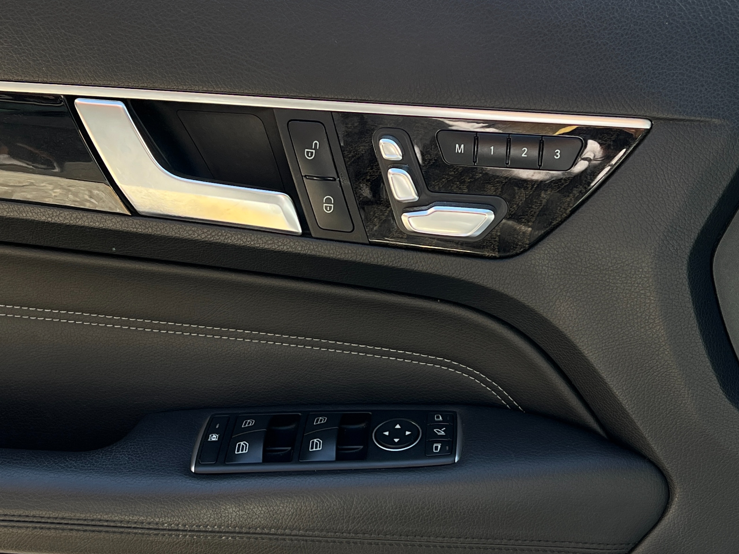 2015 Mercedes-Benz E400 - Image 11