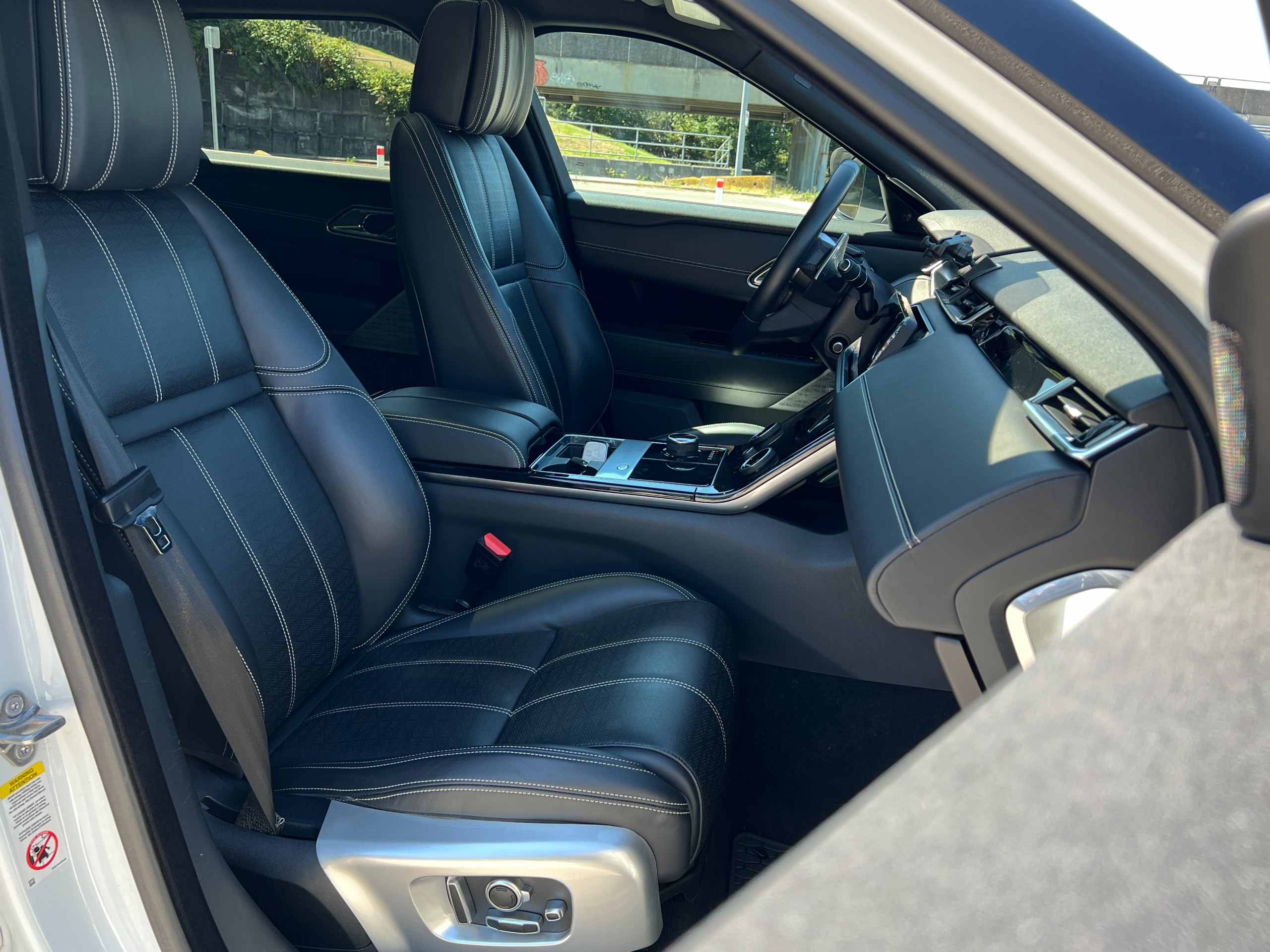 2018 Land Rover velar r-dynamic hse | BC Local - Image 11