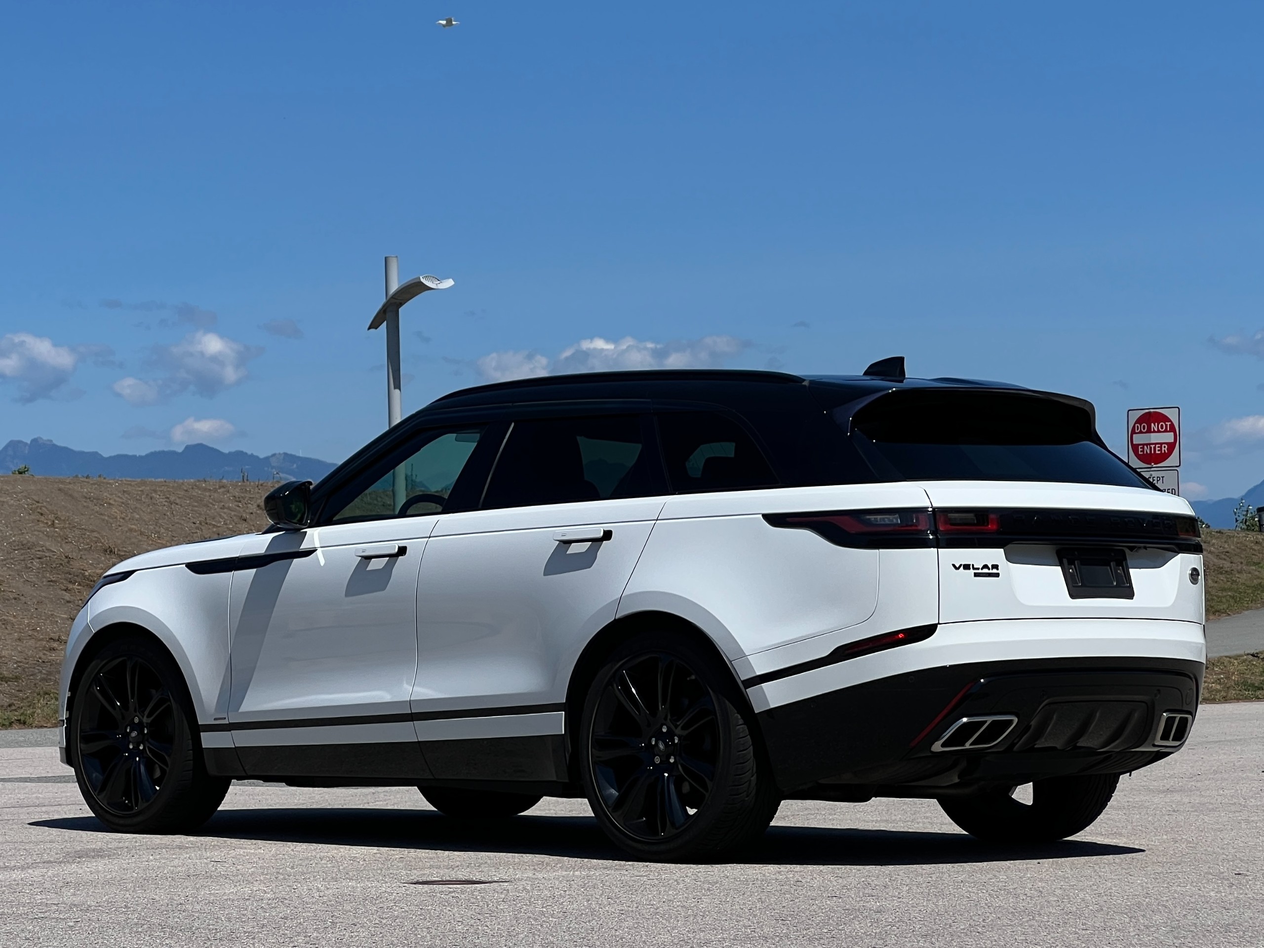 2018 Land Rover velar r-dynamic hse | BC Local - Image 5