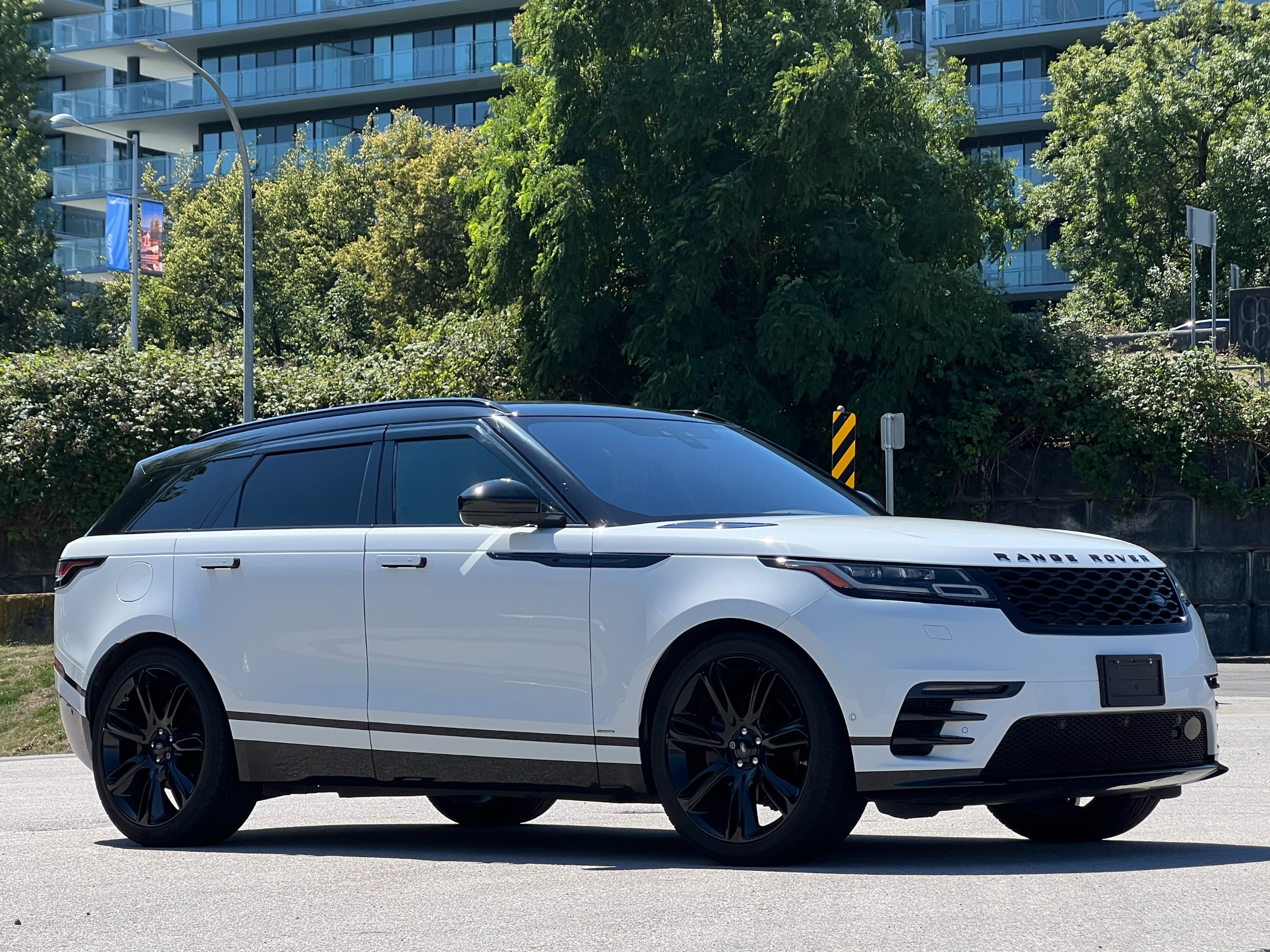 2018 Land Rover velar r-dynamic hse | BC Local - Image 2