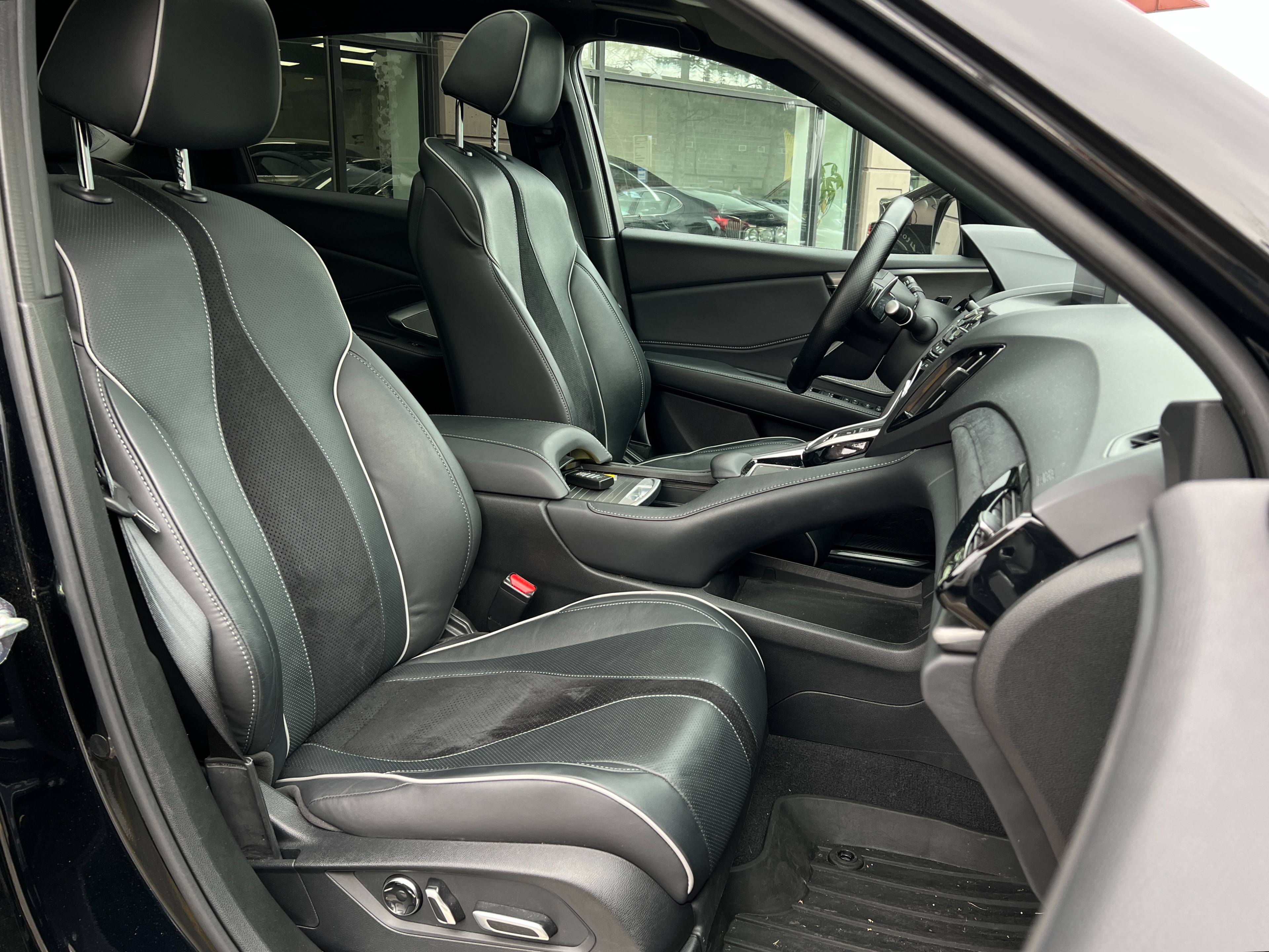 2019 Acura RDX A-spec | bc local | low mileage - Image 12