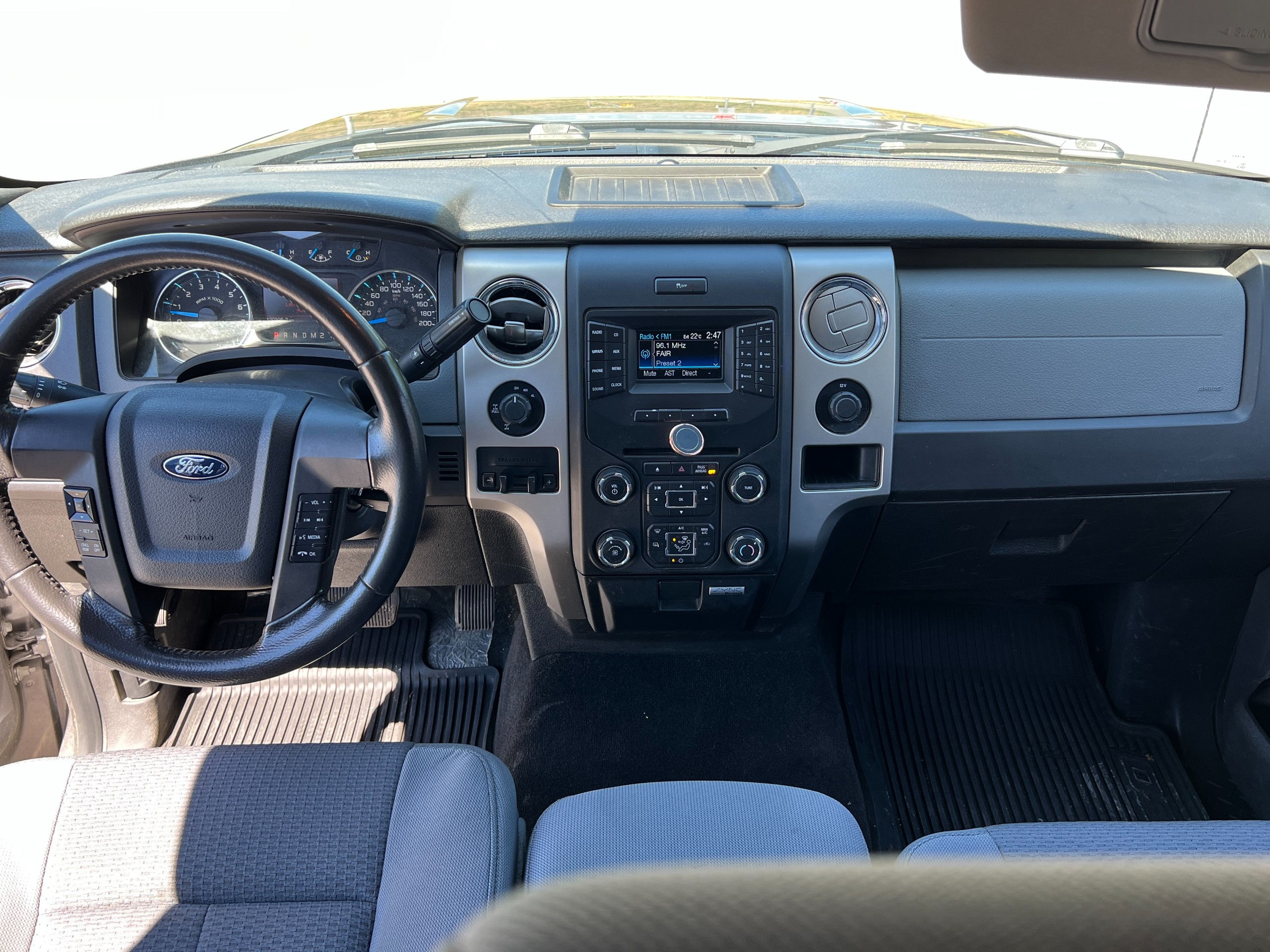 2014 Ford F150 145 xlt | BC Local - Image 8