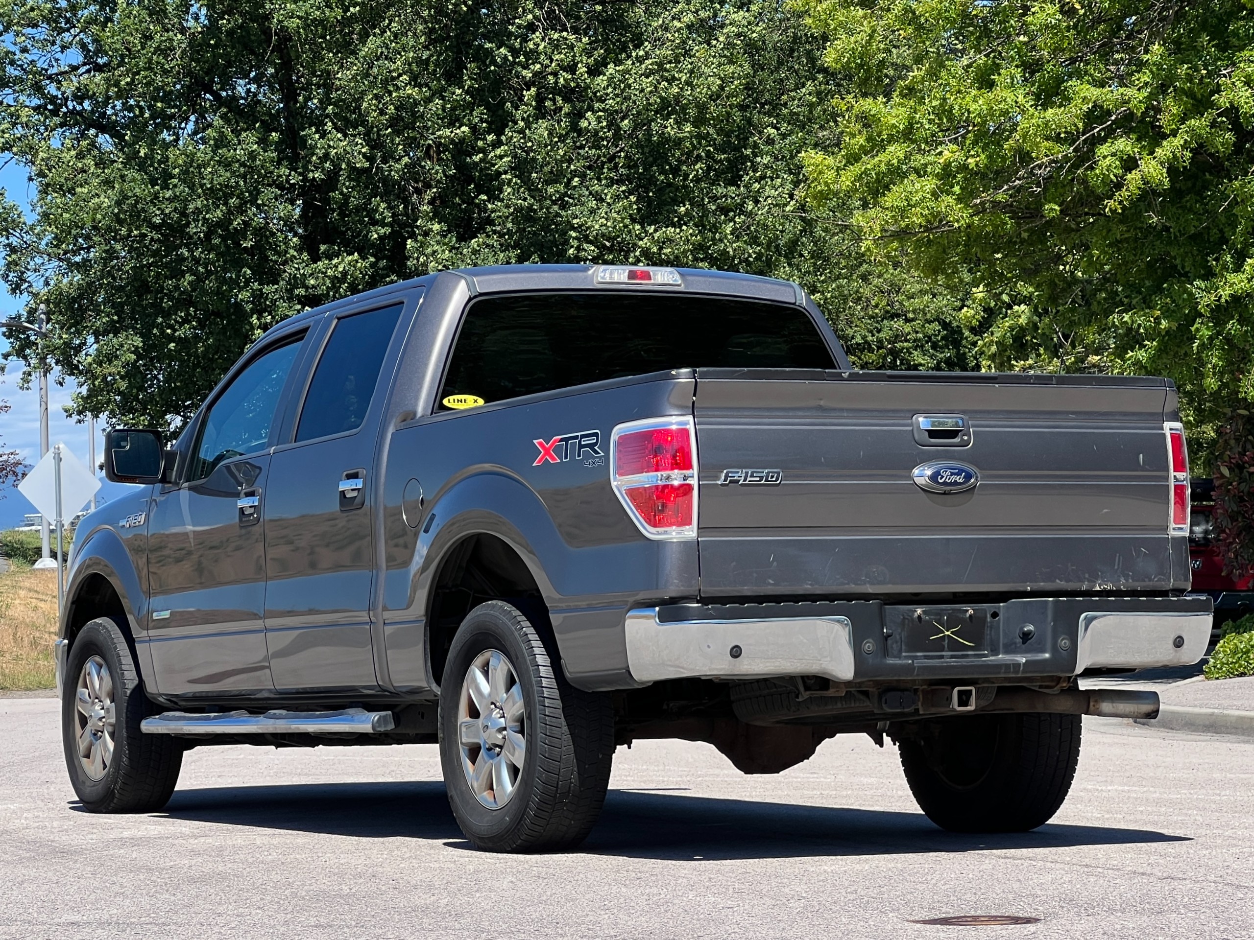 2014 Ford F150 145 xlt | BC Local - Image 5