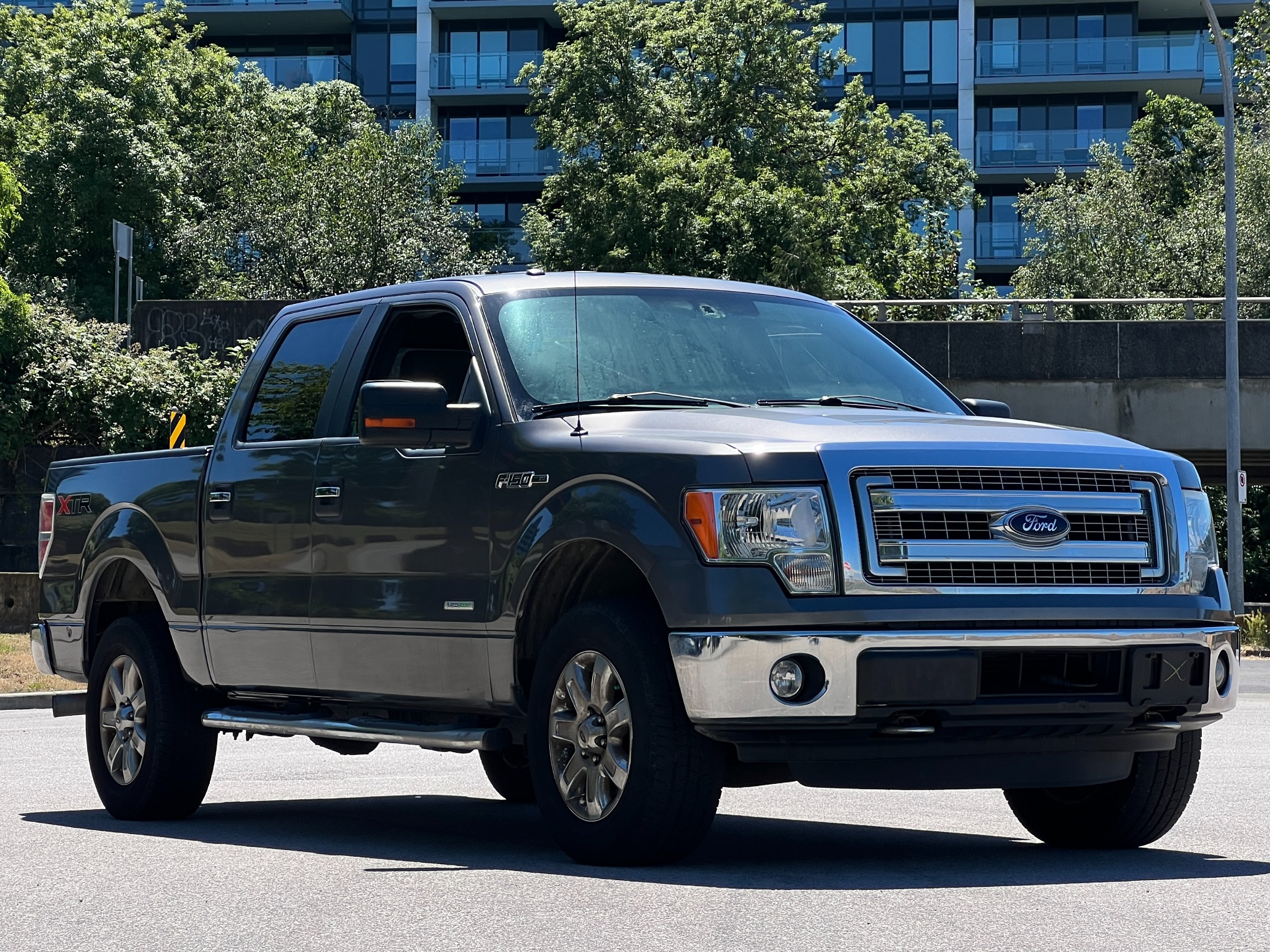 2014 Ford F150 145 xlt | BC Local - Image 1