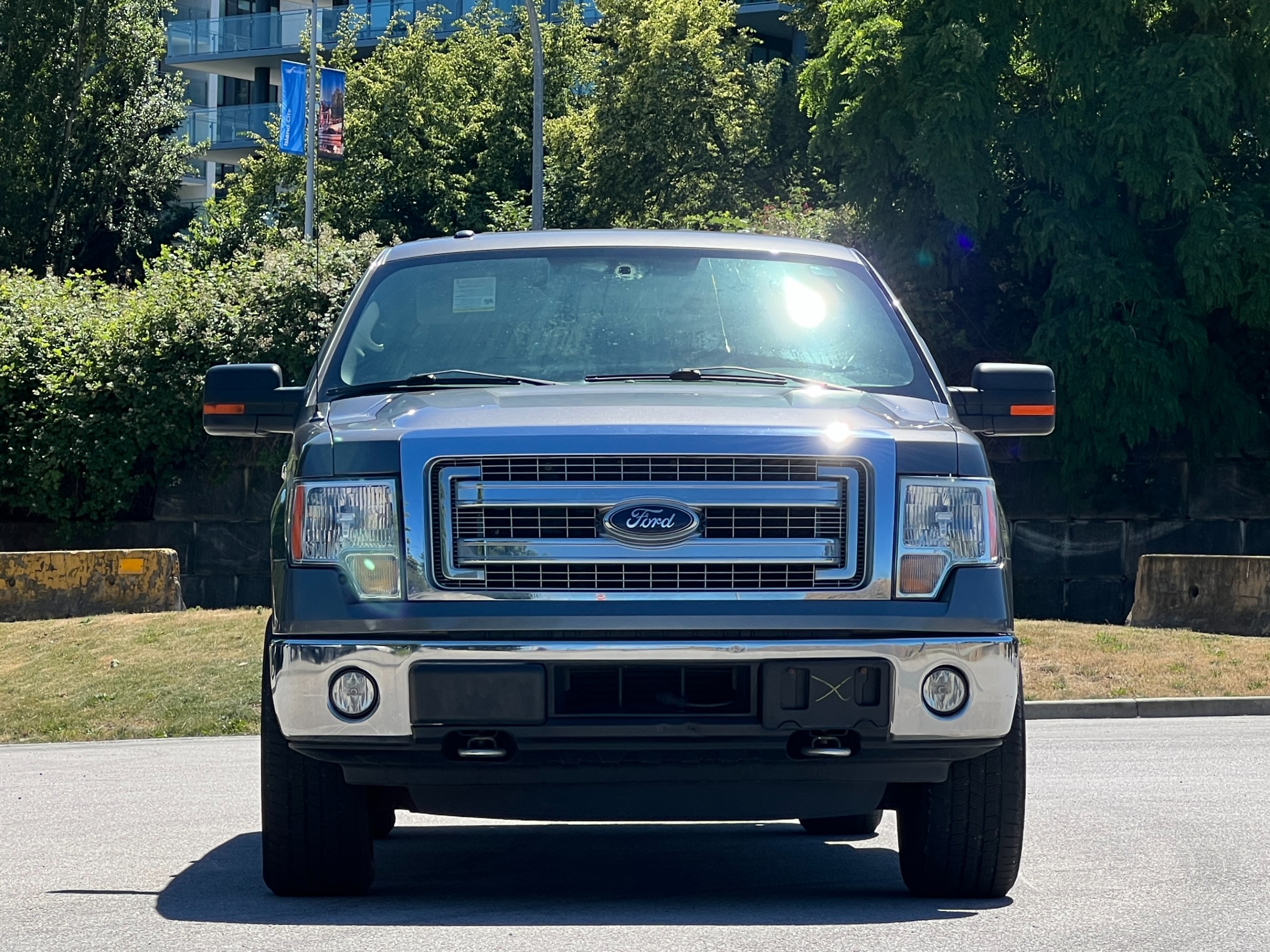 2014 Ford F150 145 xlt | BC Local - Image 3