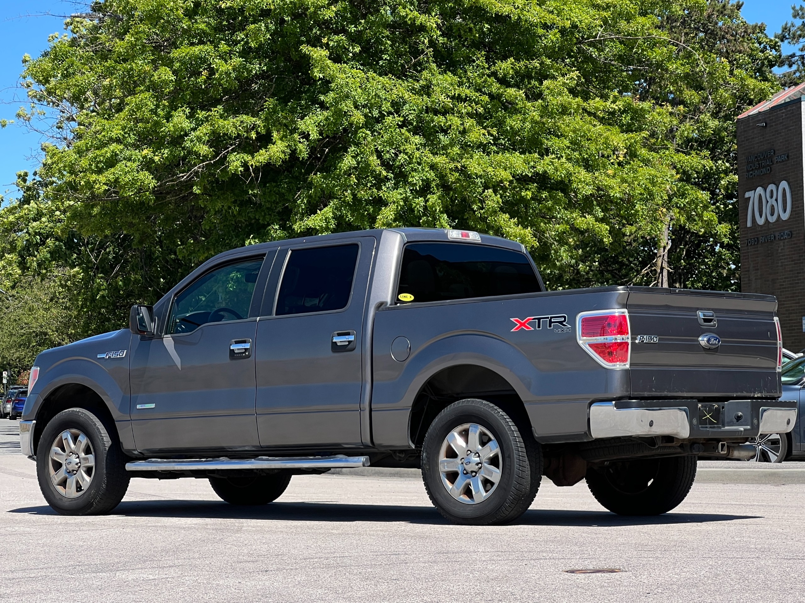 2014 Ford F150 145 xlt | BC Local - Image 6